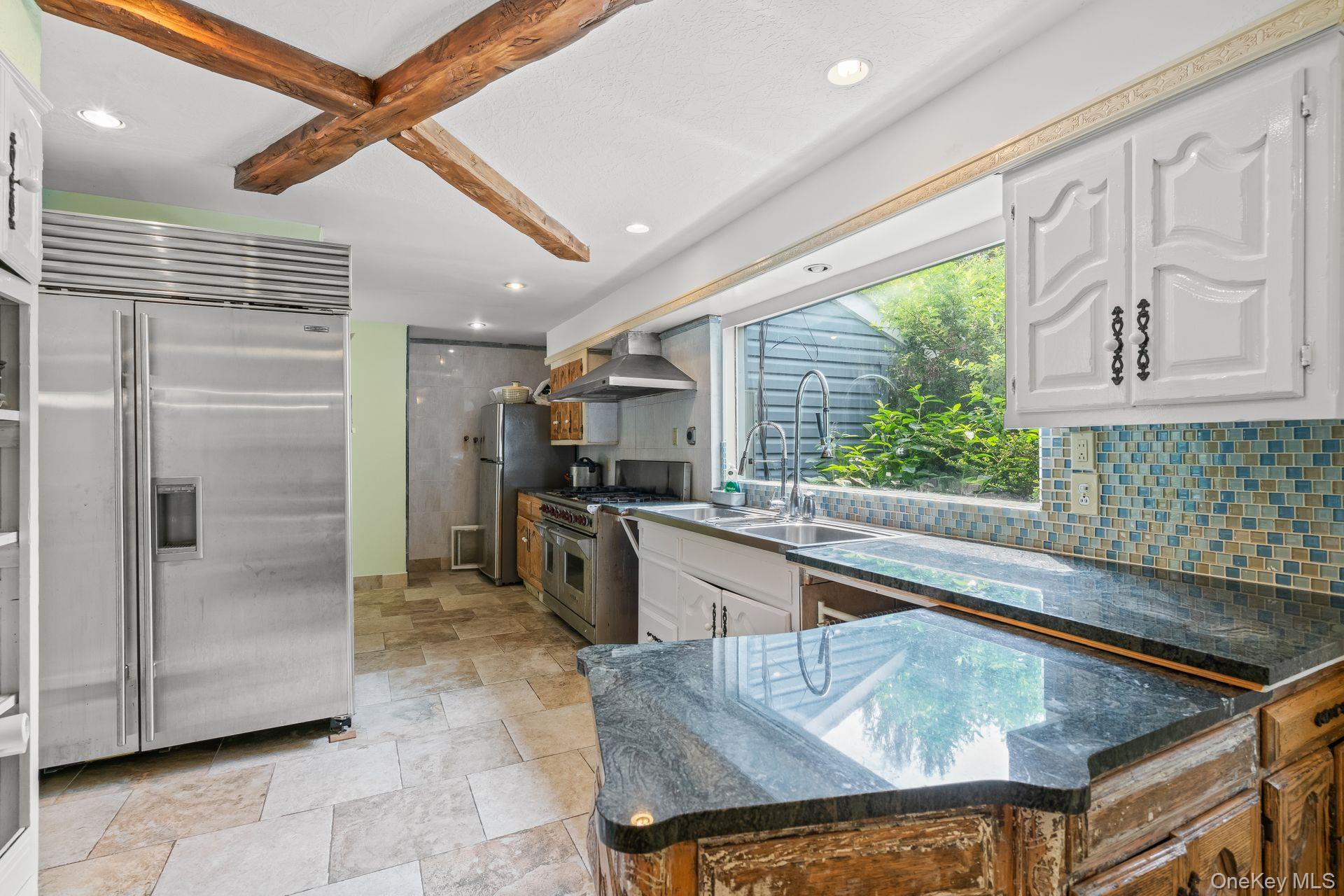13 Whitney Circle Property Photo 16