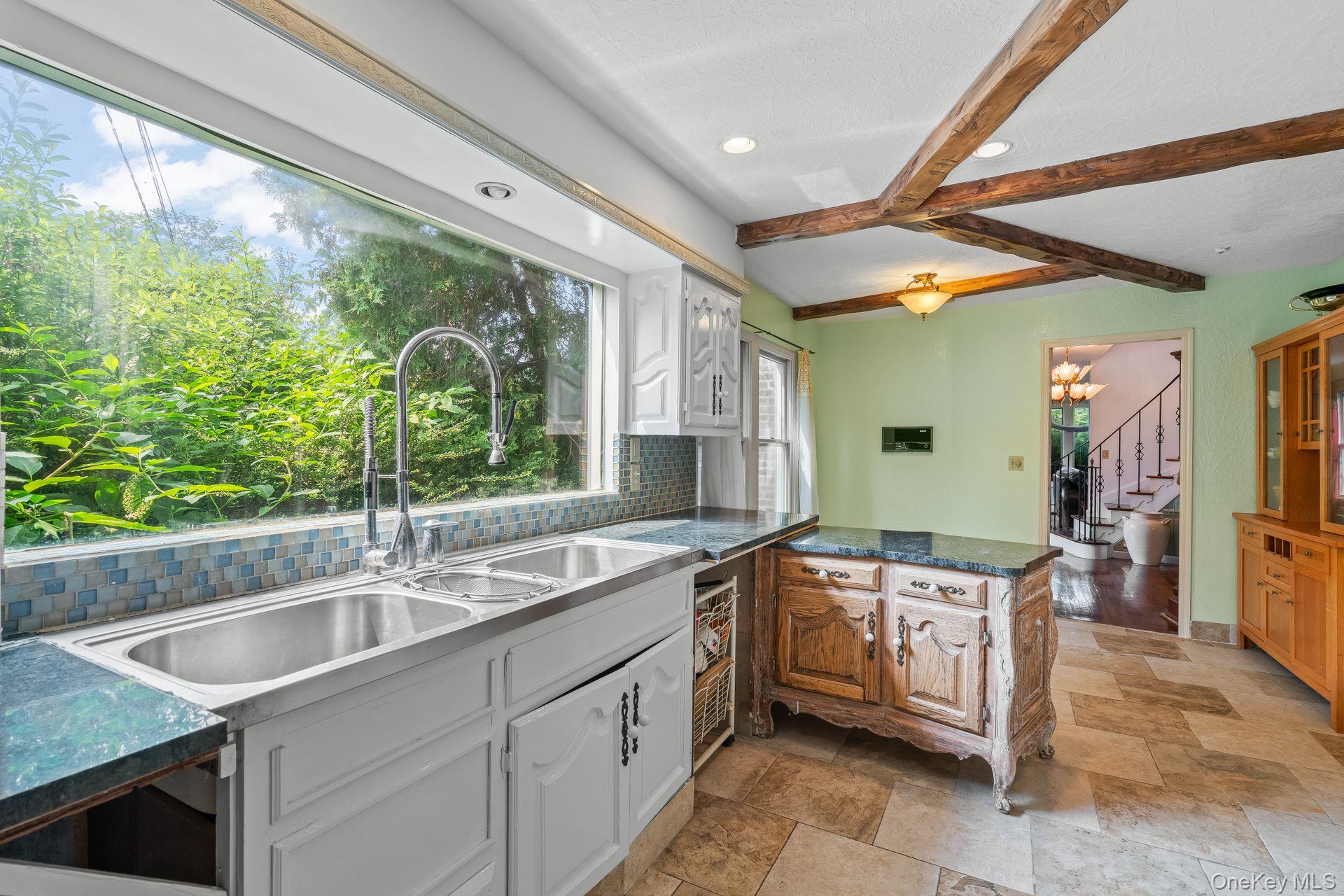 13 Whitney Circle Property Photo 17