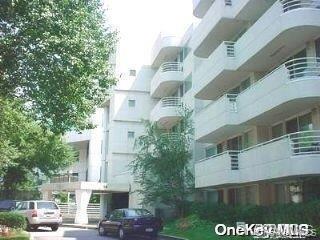 88 Cuttermill Road 112 Property Photo 1