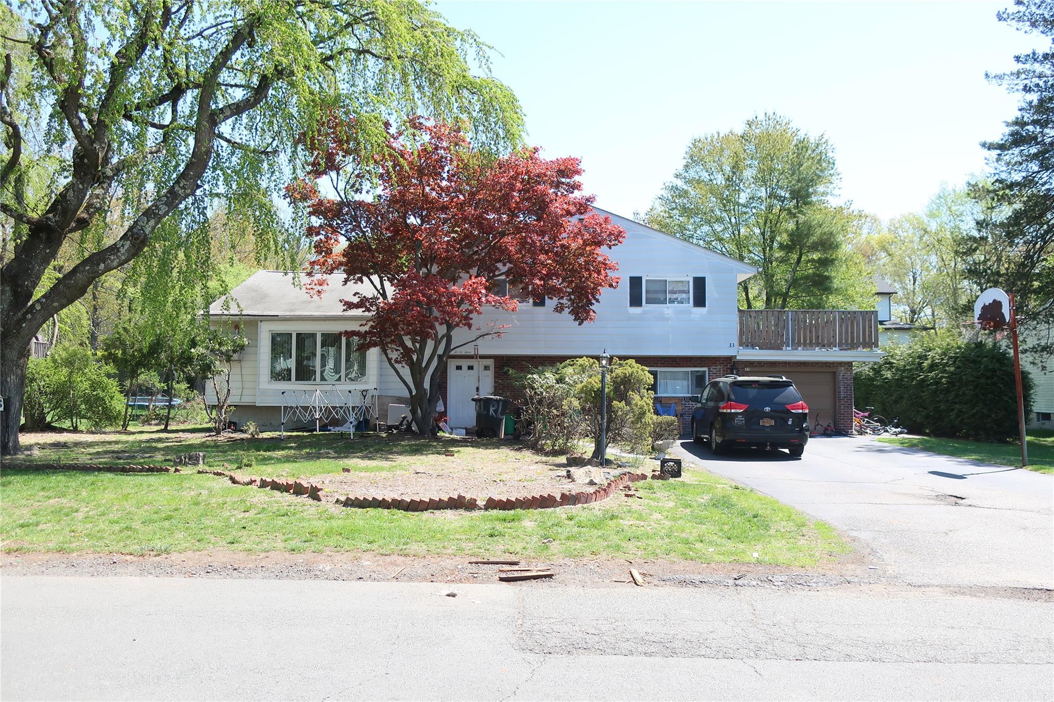 33 Briarcliff Drive Property Photo 1
