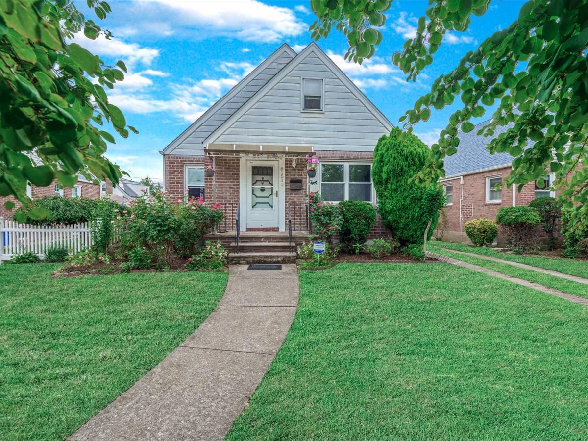 8151 248th Street Property Photo 1