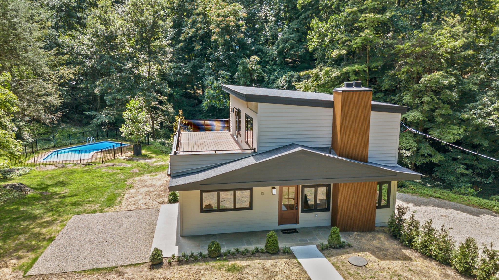 10 Wood Dale Avenue Property Photo 1