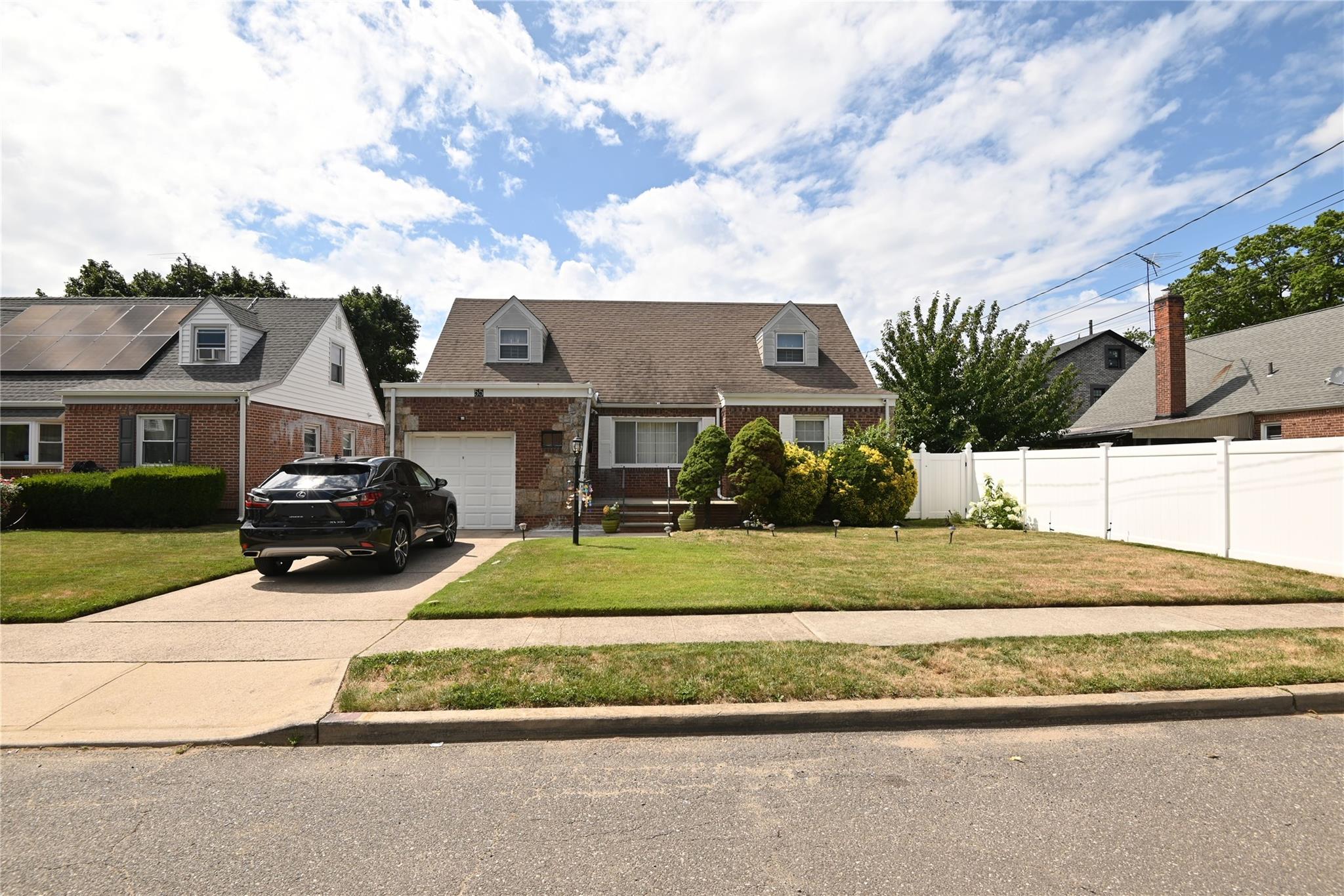 55 Elizabeth Street Property Photo 1