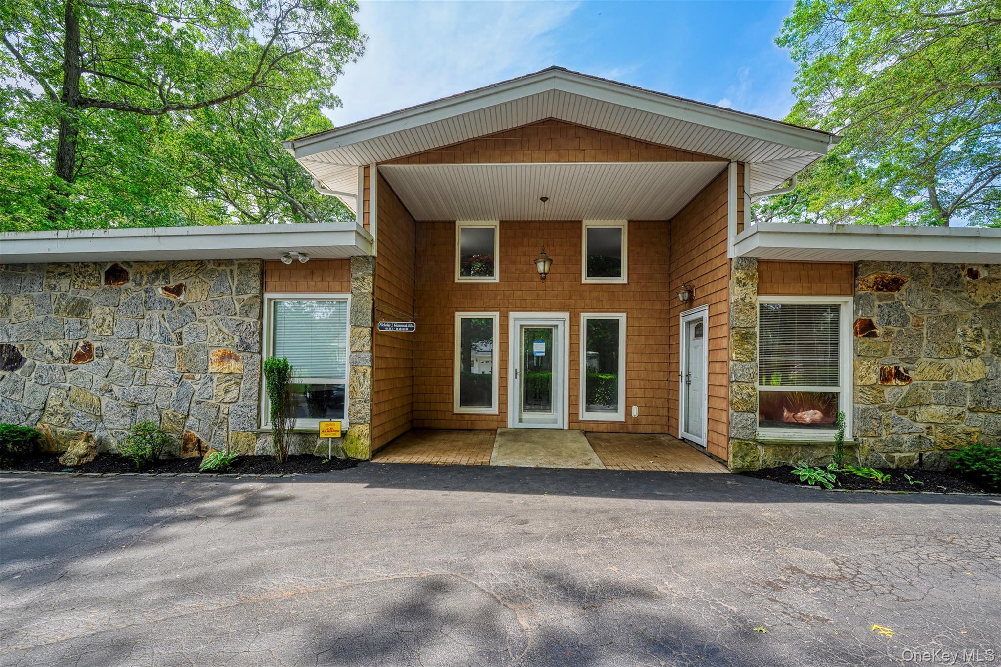 10 Hunter Avenue Property Photo 1