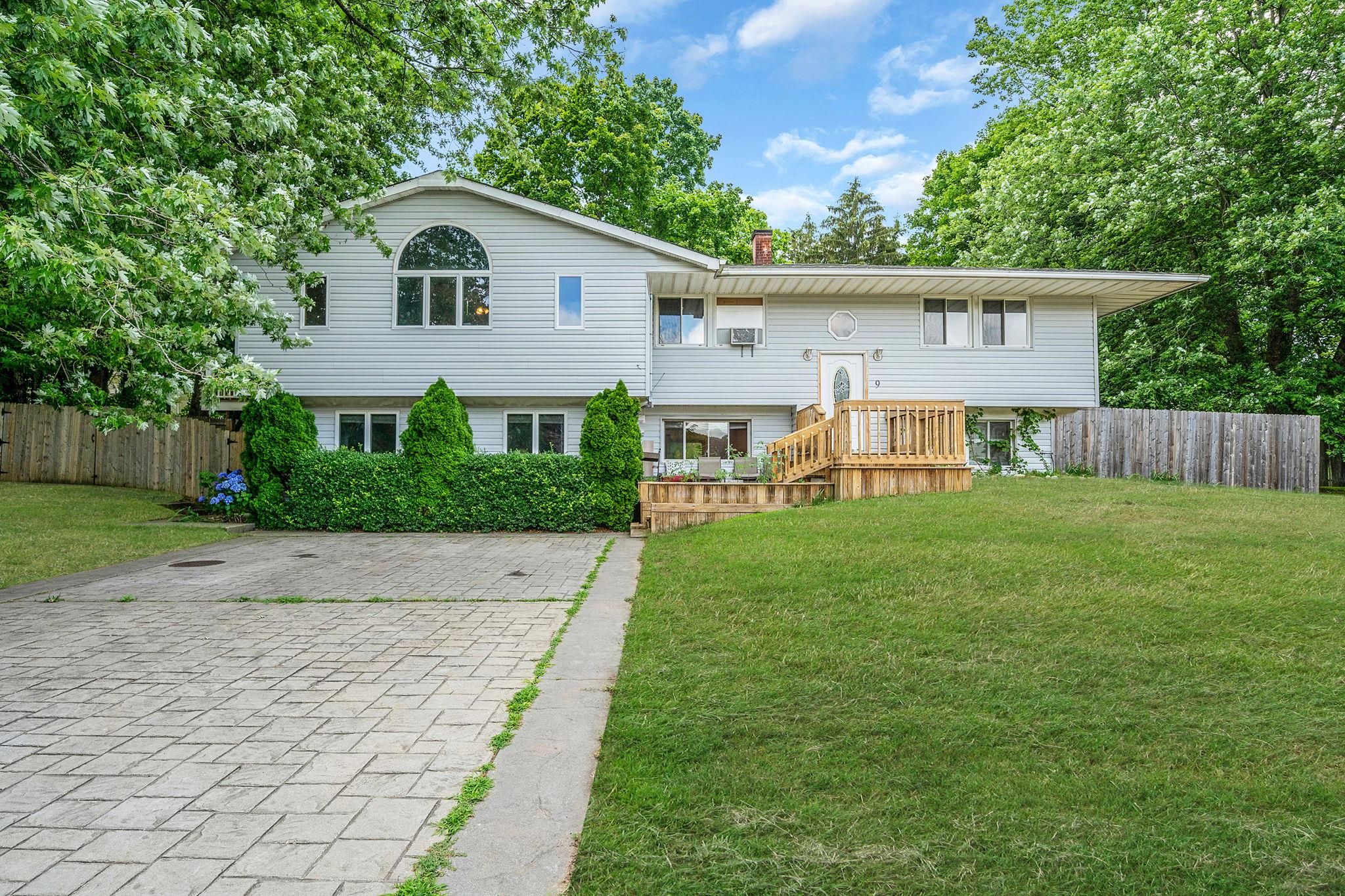9 Lynx Lane Property Photo 1