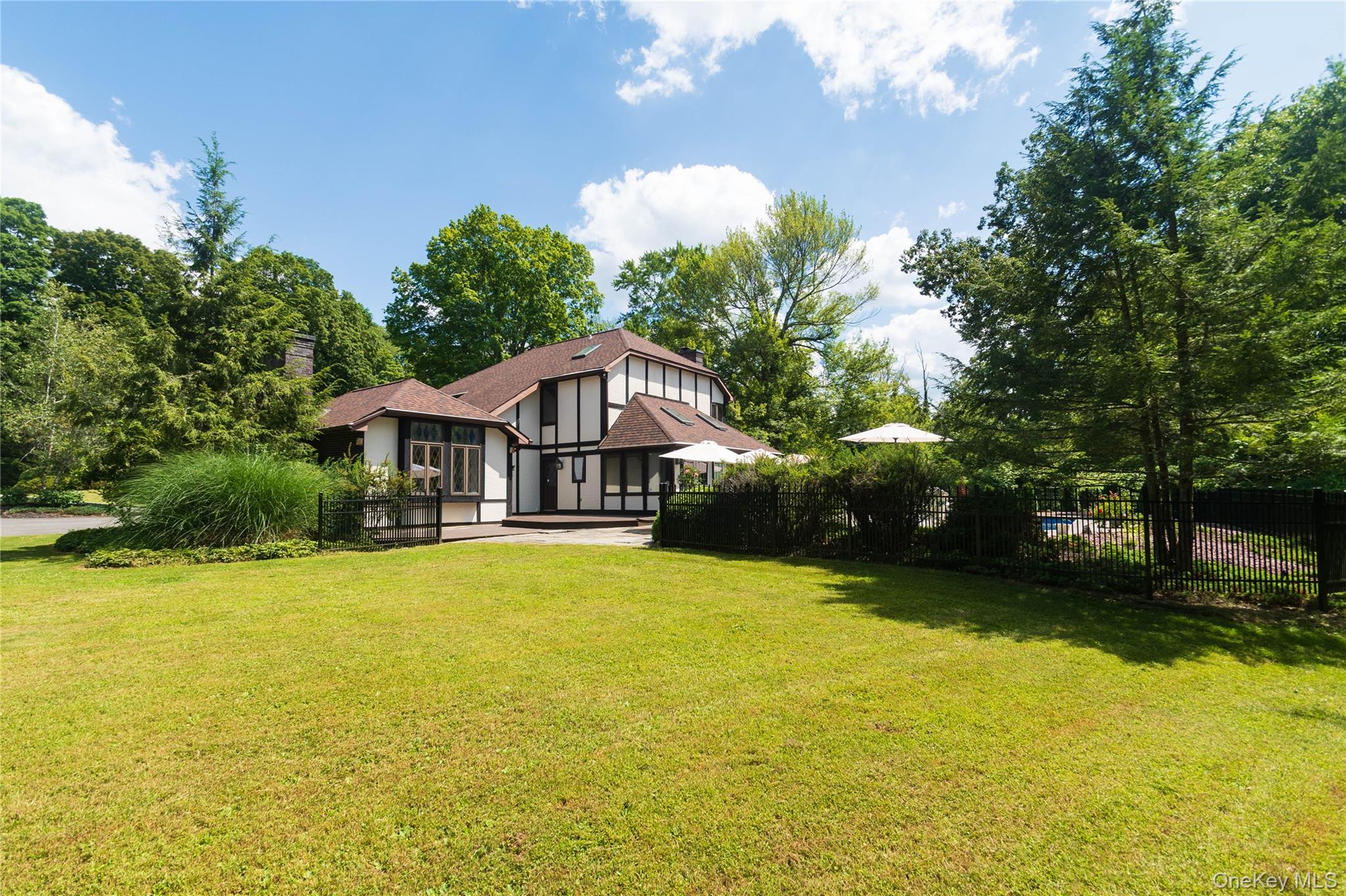 7 Fox Hollow Road Property Photo 6