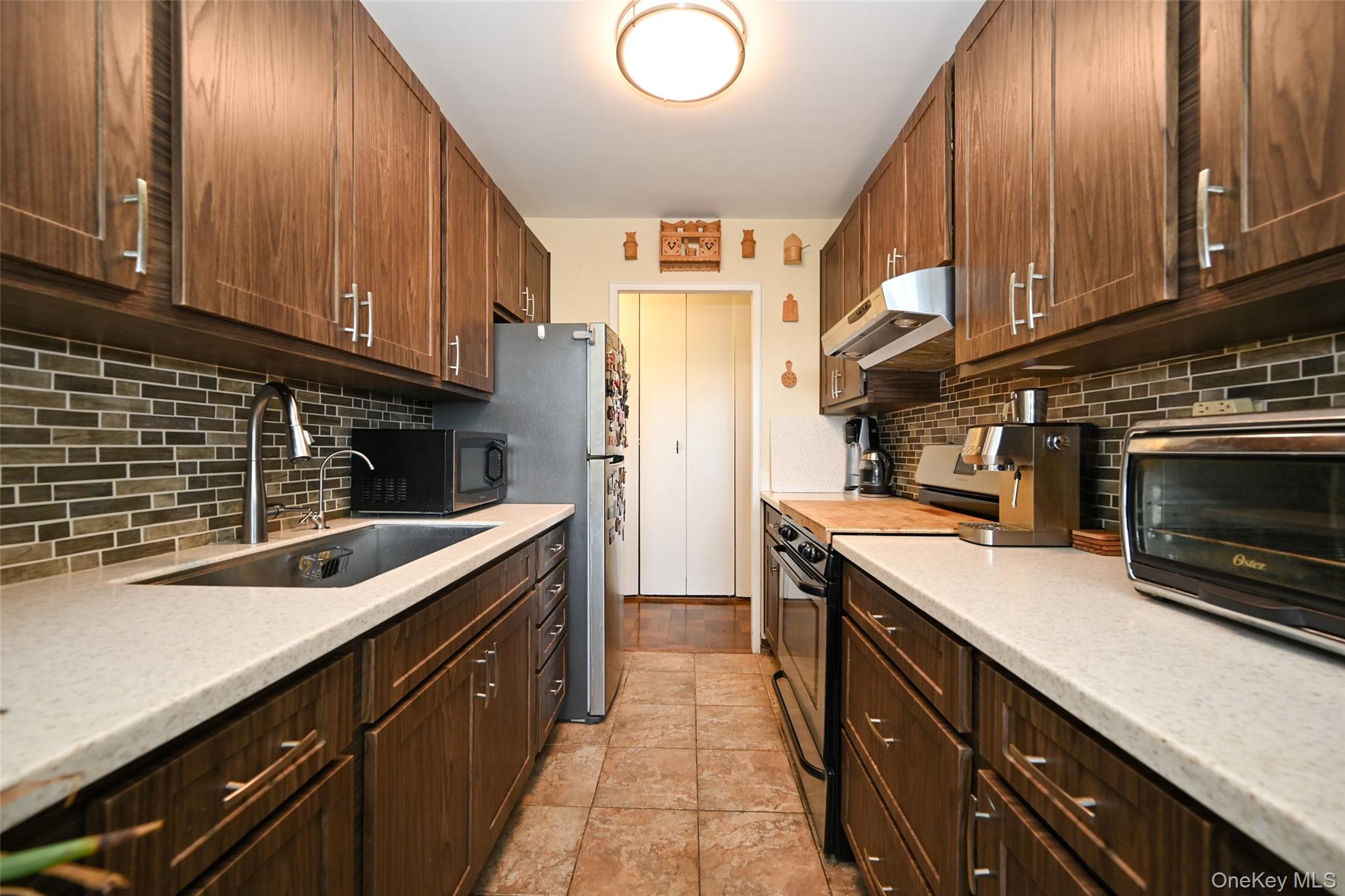61-20 Grand Central Parkway B 803 Property Photo 10