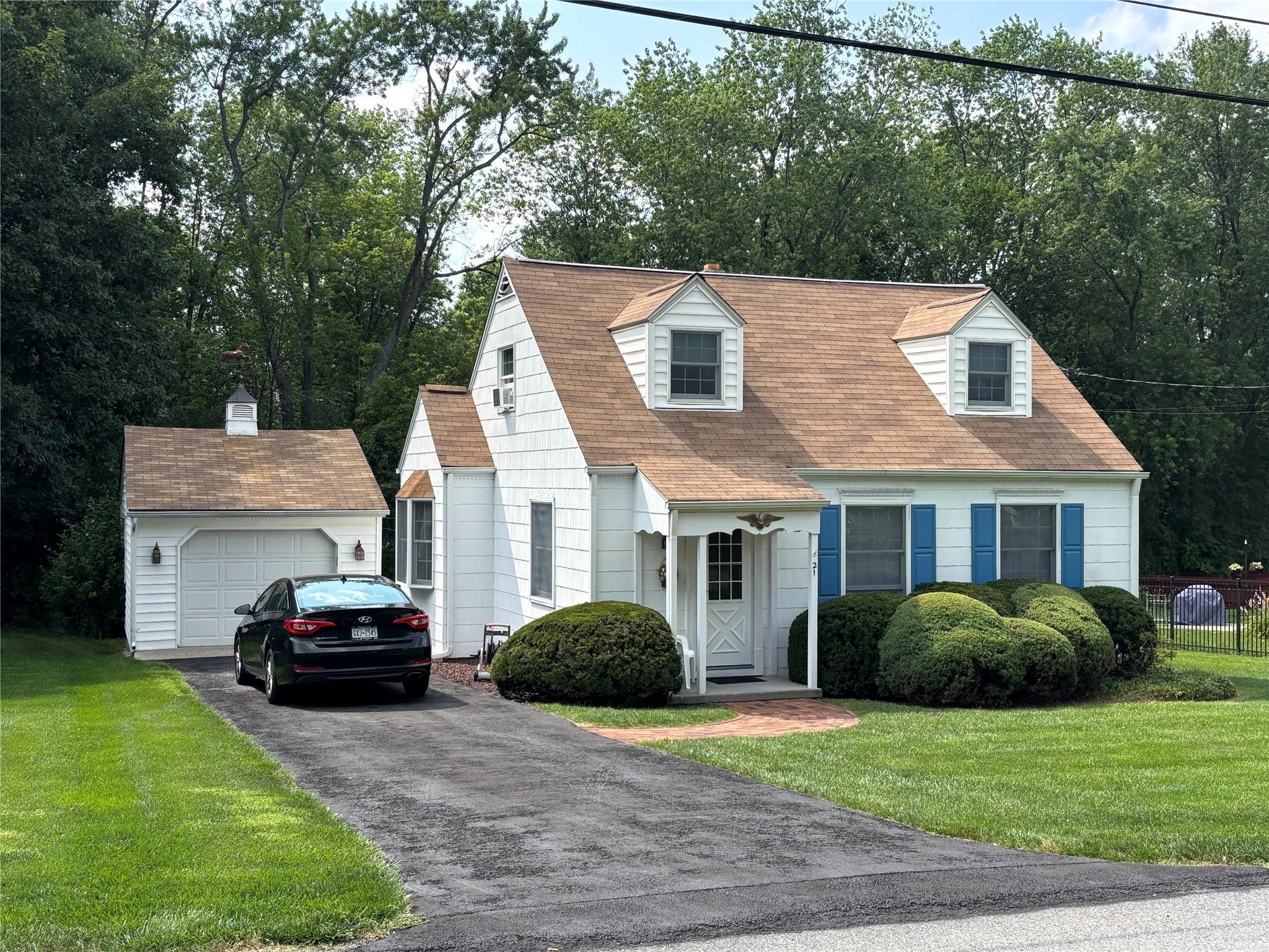 21 Kinderhook Drive Property Photo 1