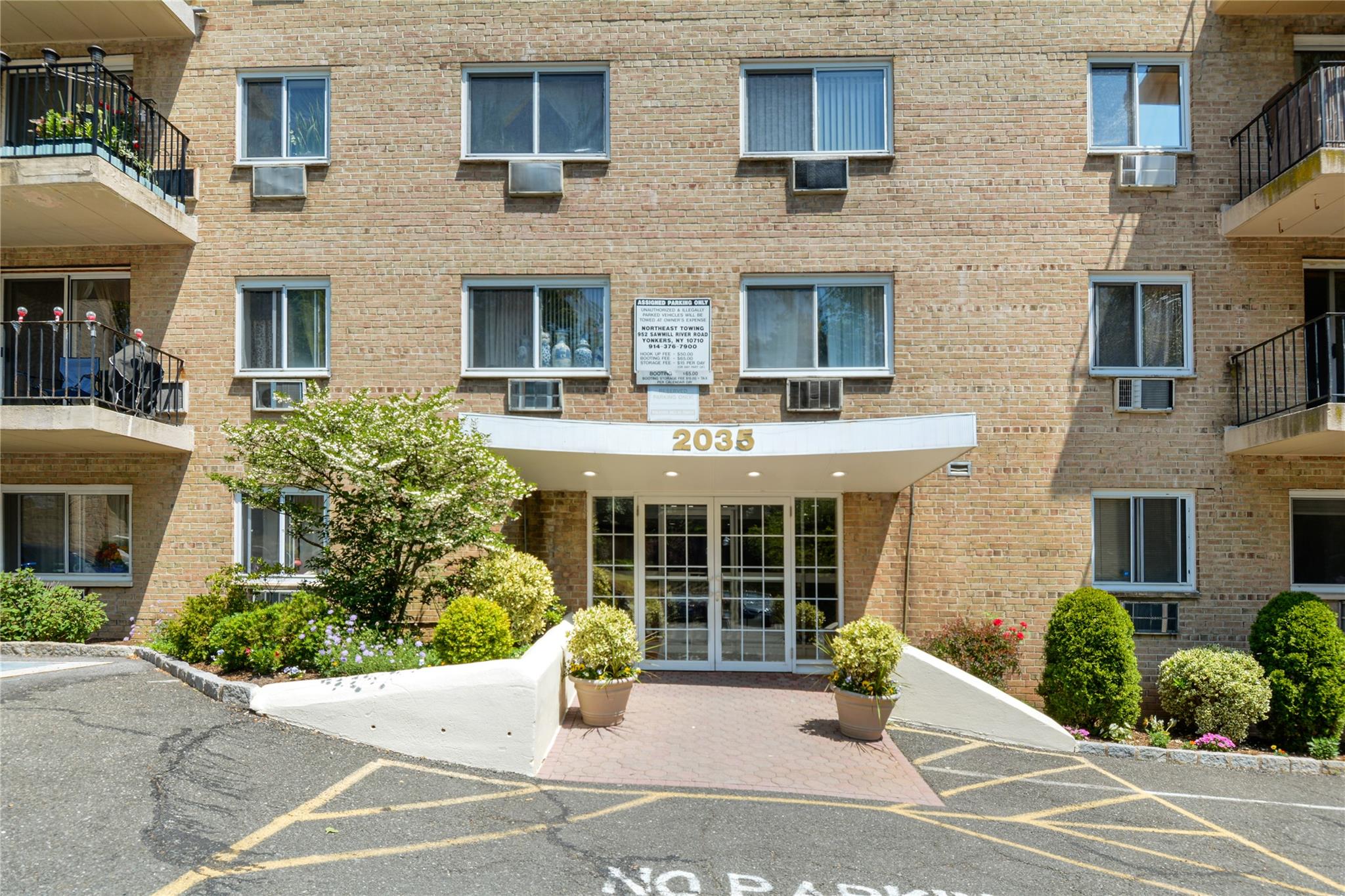 2035 Central Park Avenue 2H Property Photo 1