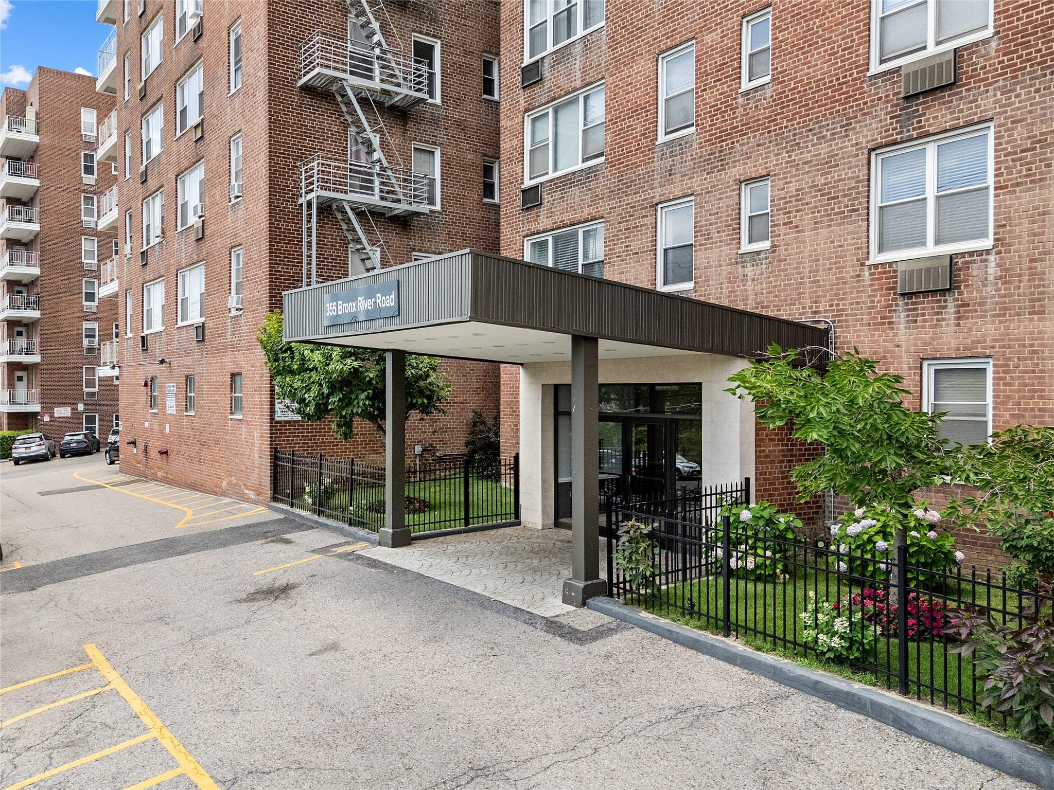 355 Bronx River Road 1i Property Photo 1