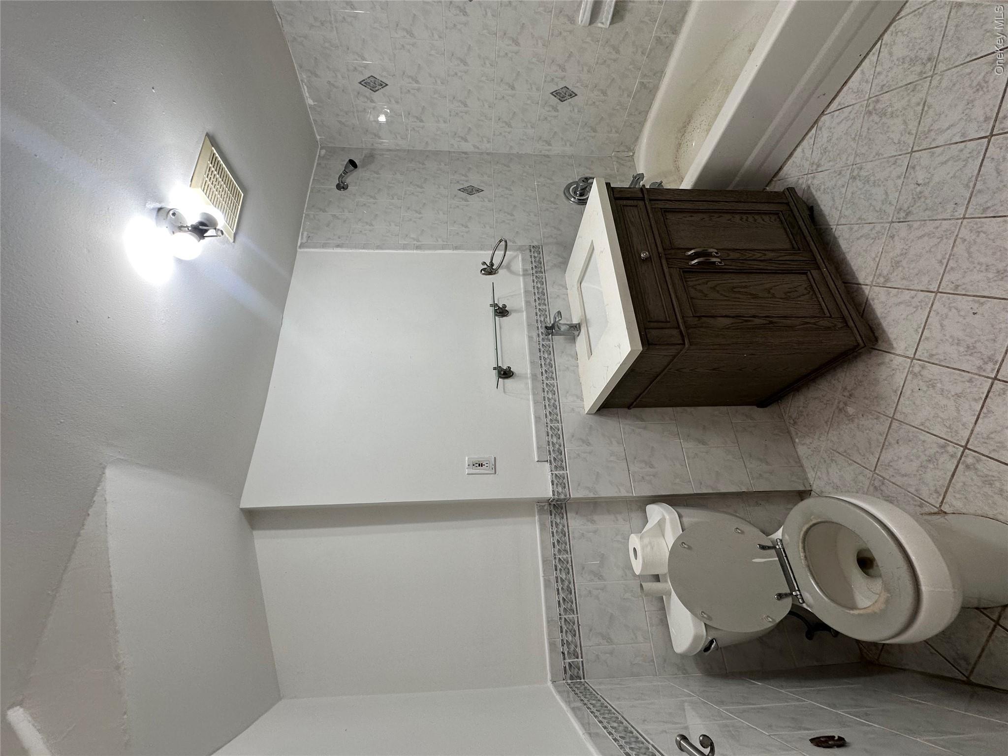 31 Roger Street Property Photo 27