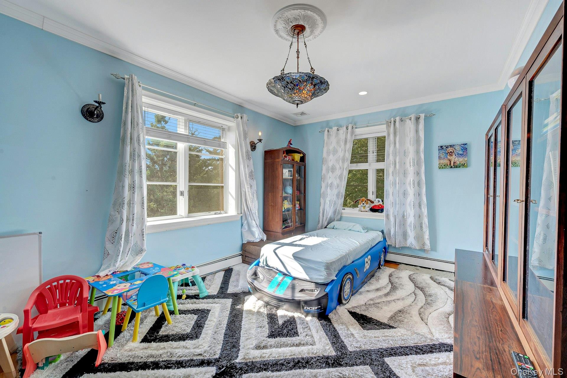 5440 Independence Avenue Property Photo 19