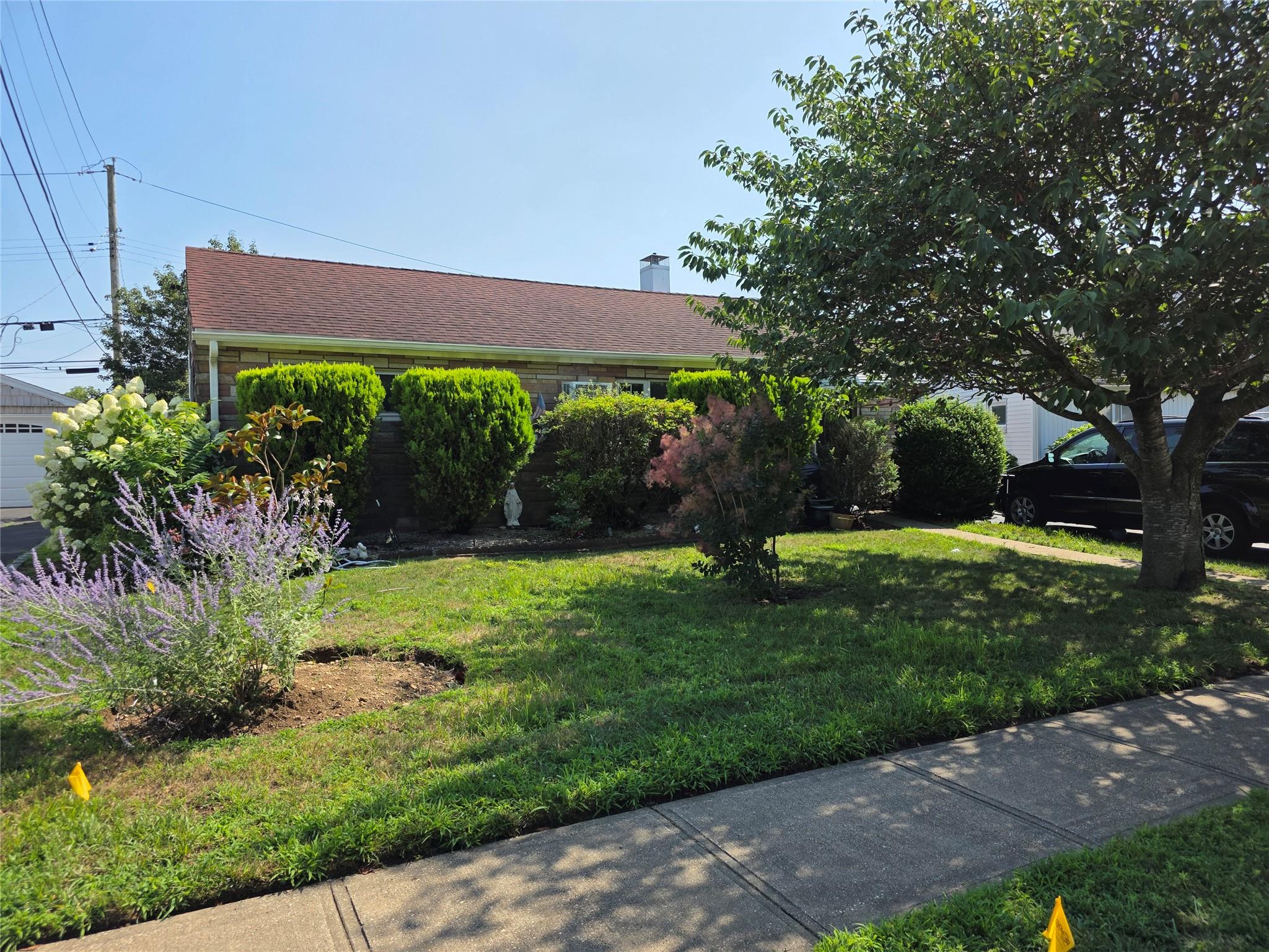 8 Reading Lane Property Photo 2
