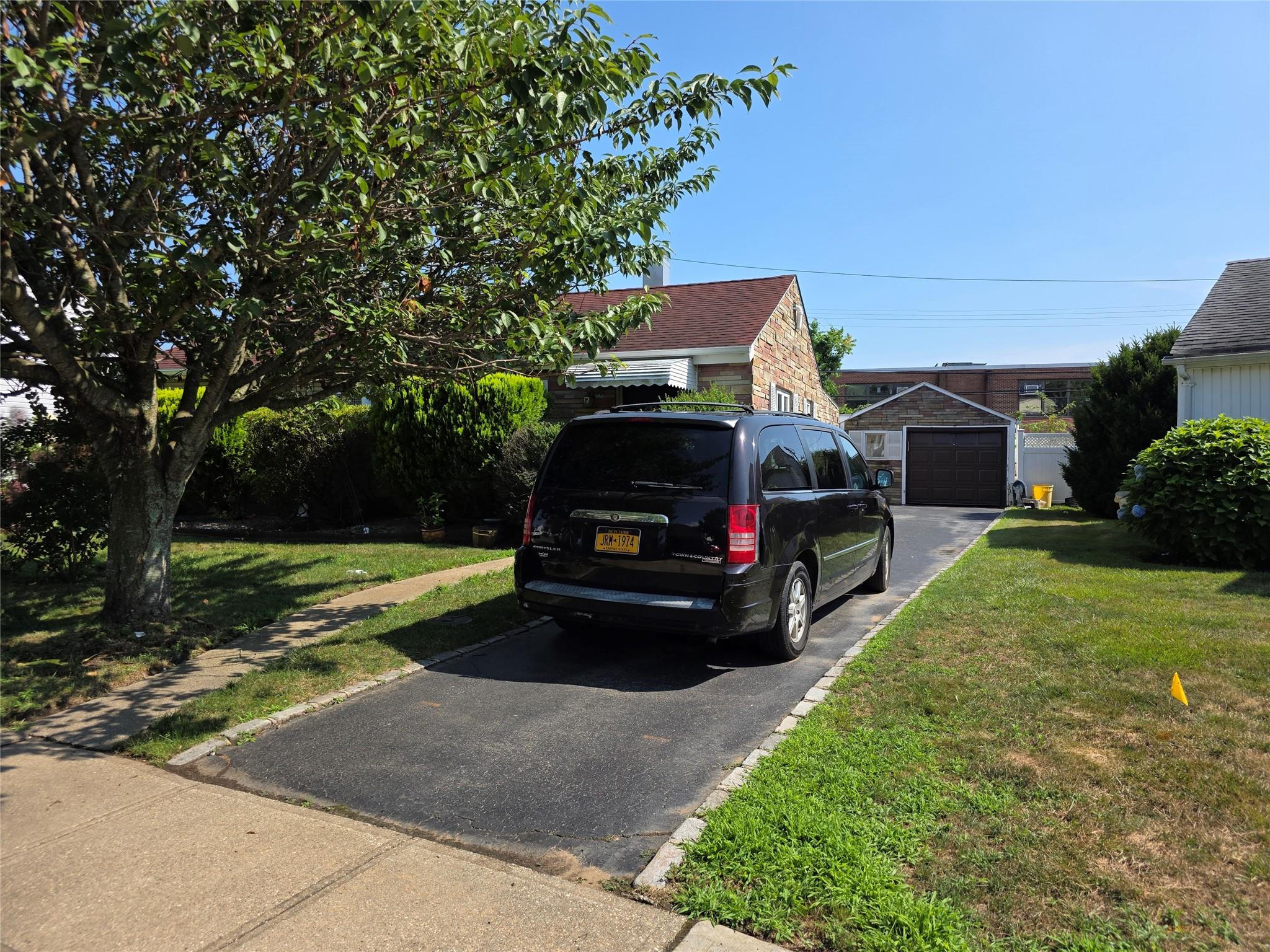 8 Reading Lane Property Photo 5