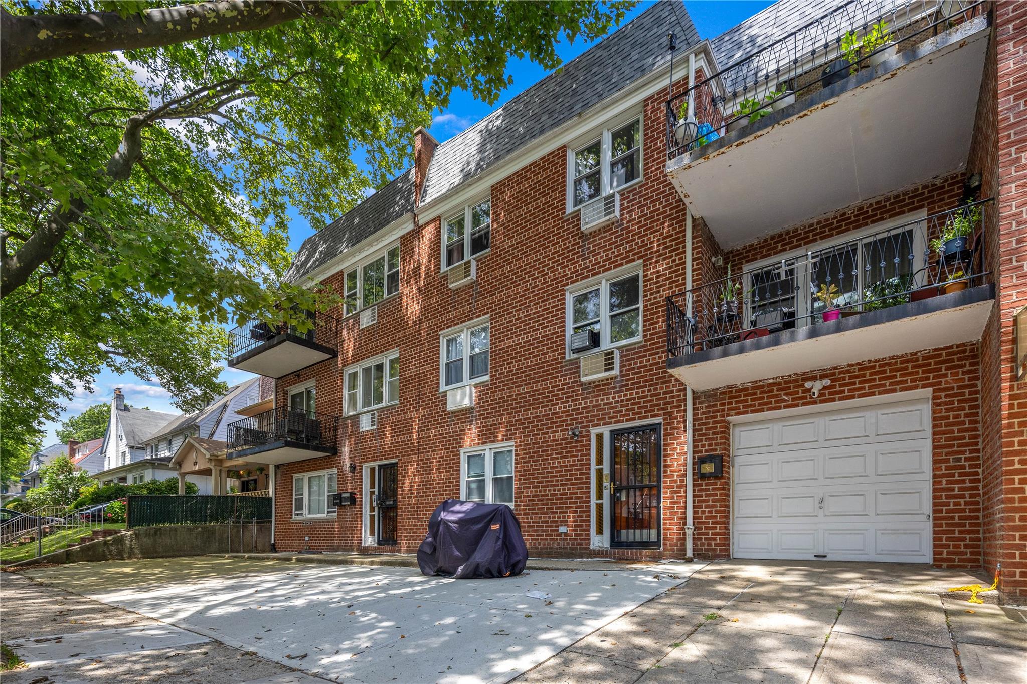 85-45 Abingdon Road Property Photo 1