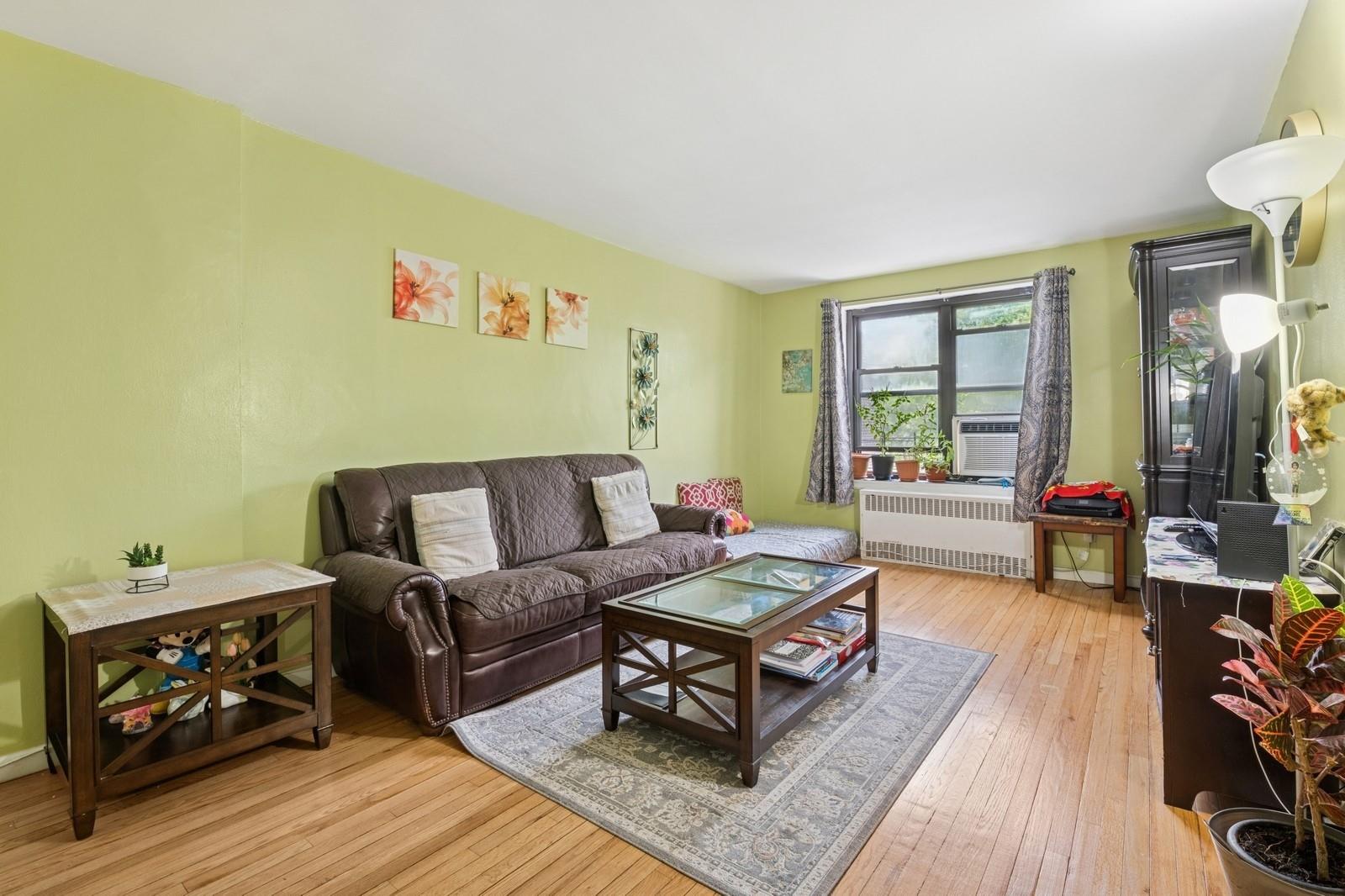 87-30 204 Street A78 Property Photo 2