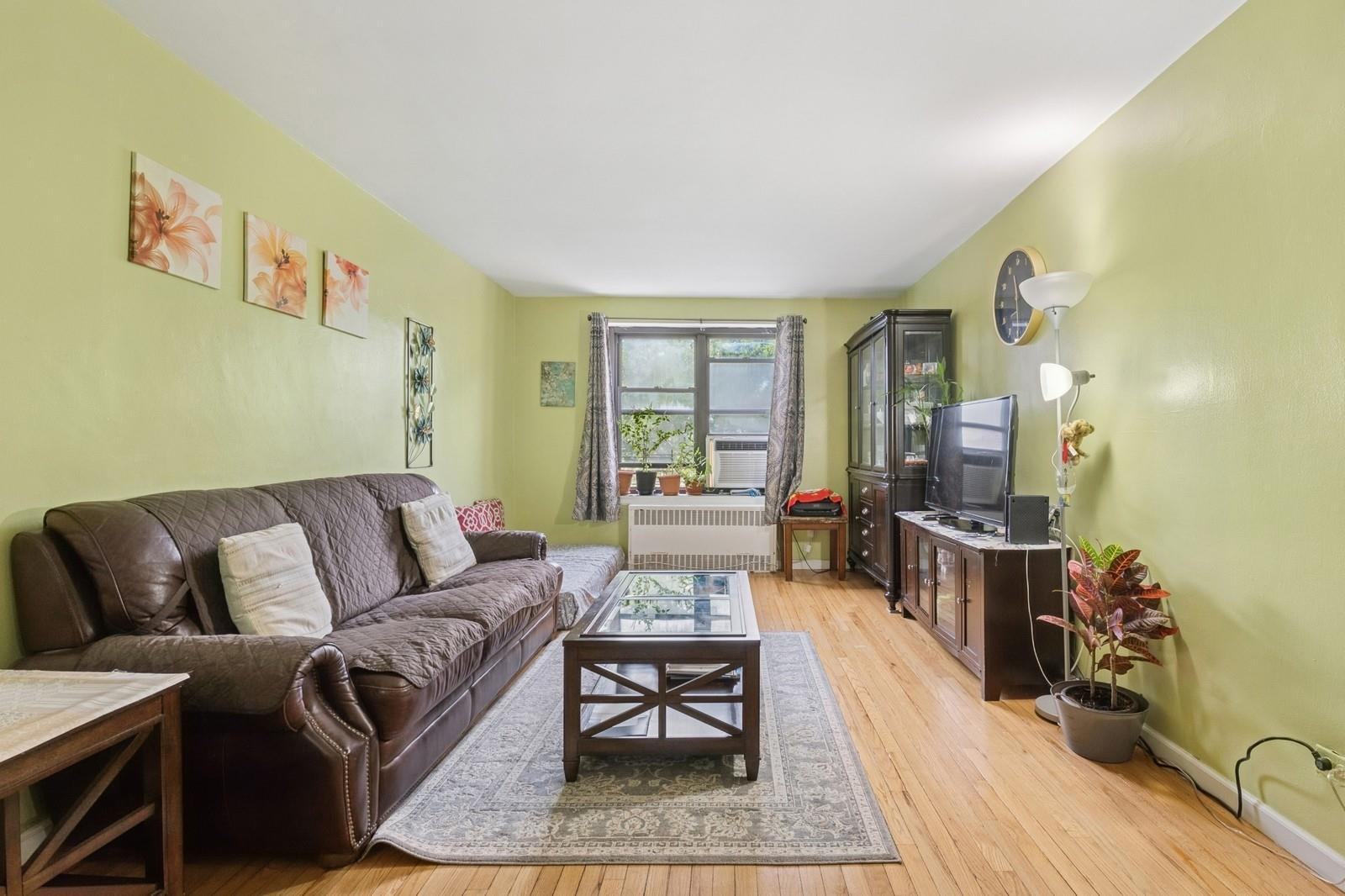 87-30 204 Street A78 Property Photo 4