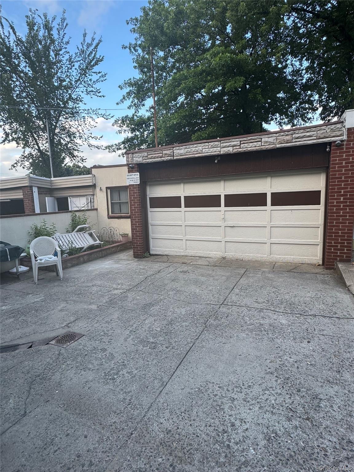 2936 Hone Avenue Property Photo 4