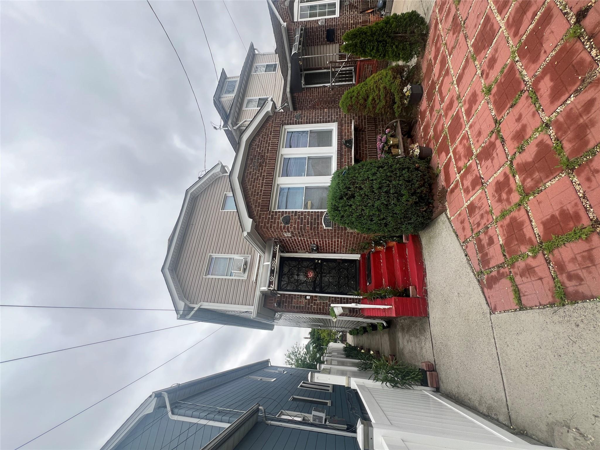 11845 218th Street Property Photo 1