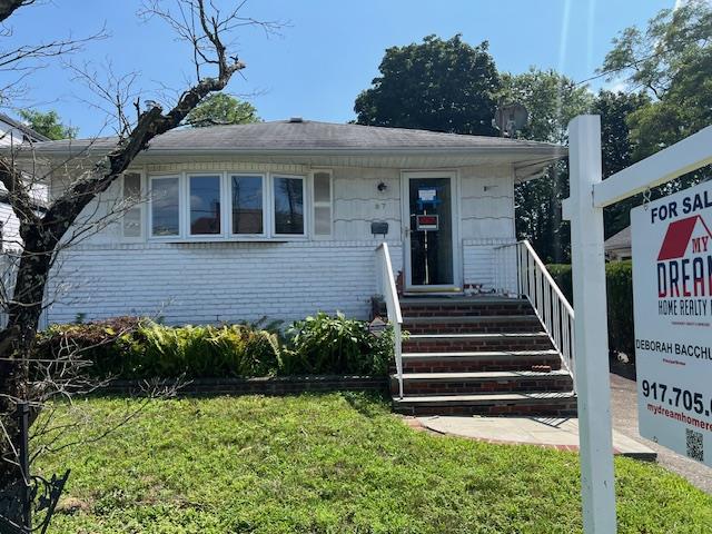 87 W Clinton Avenue Property Photo 4