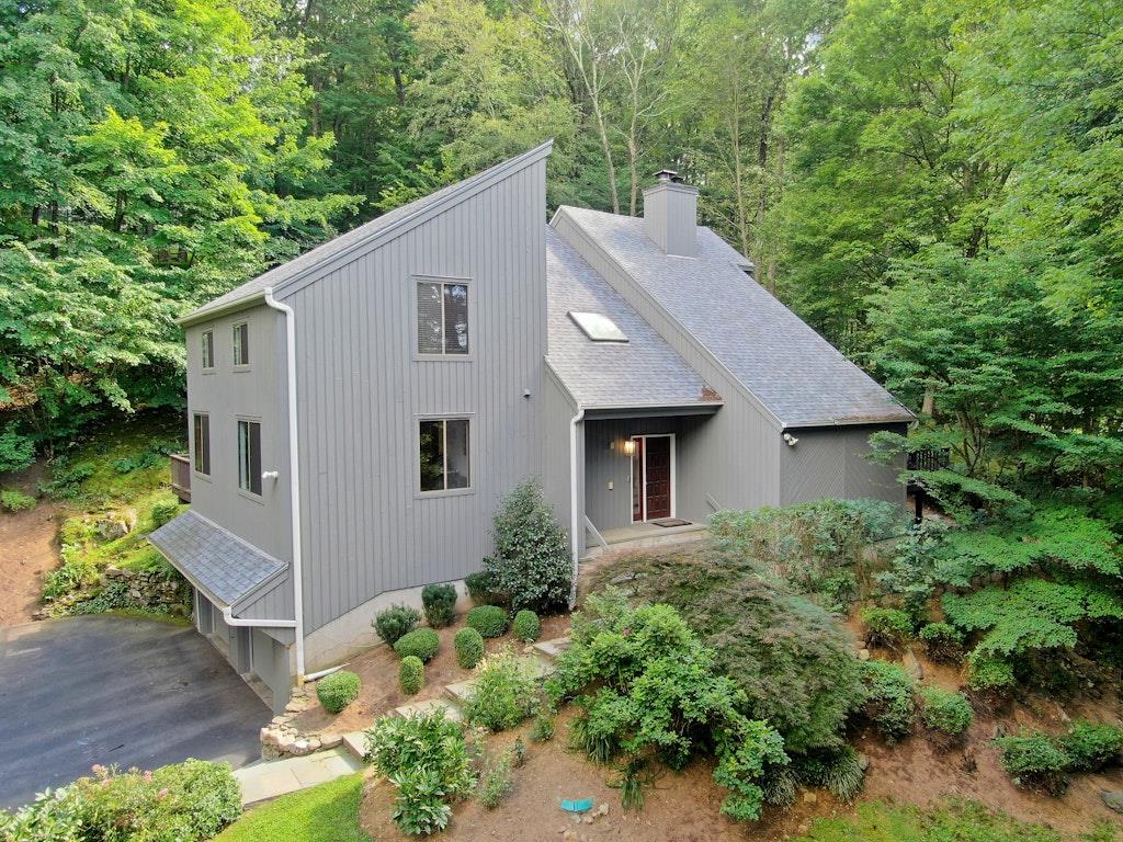 569 Millwood Road Property Photo 1