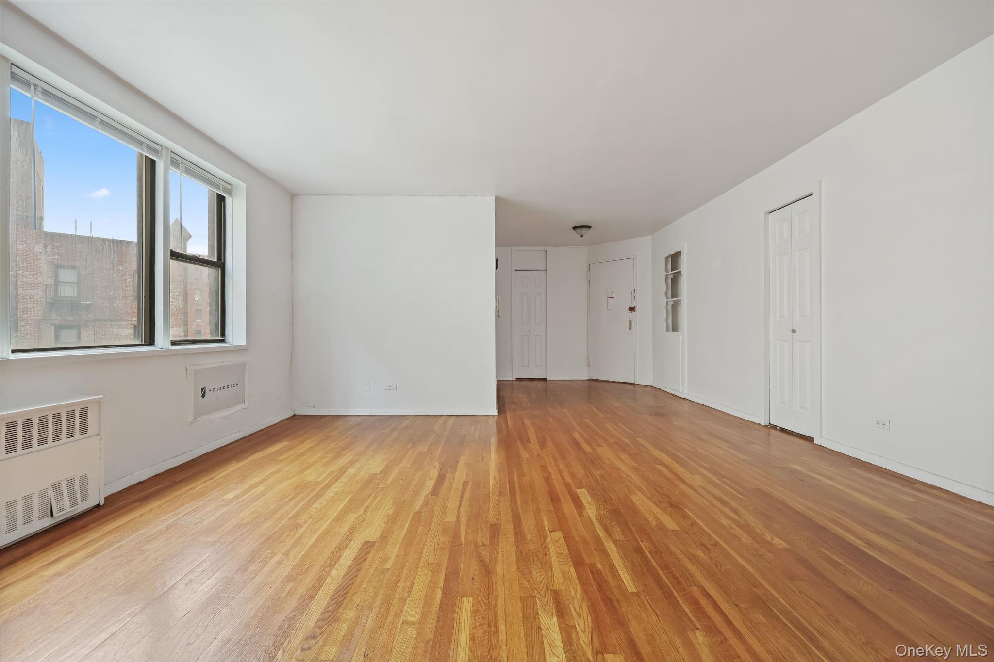 3184 Grand Concourse 4j Property Photo 1
