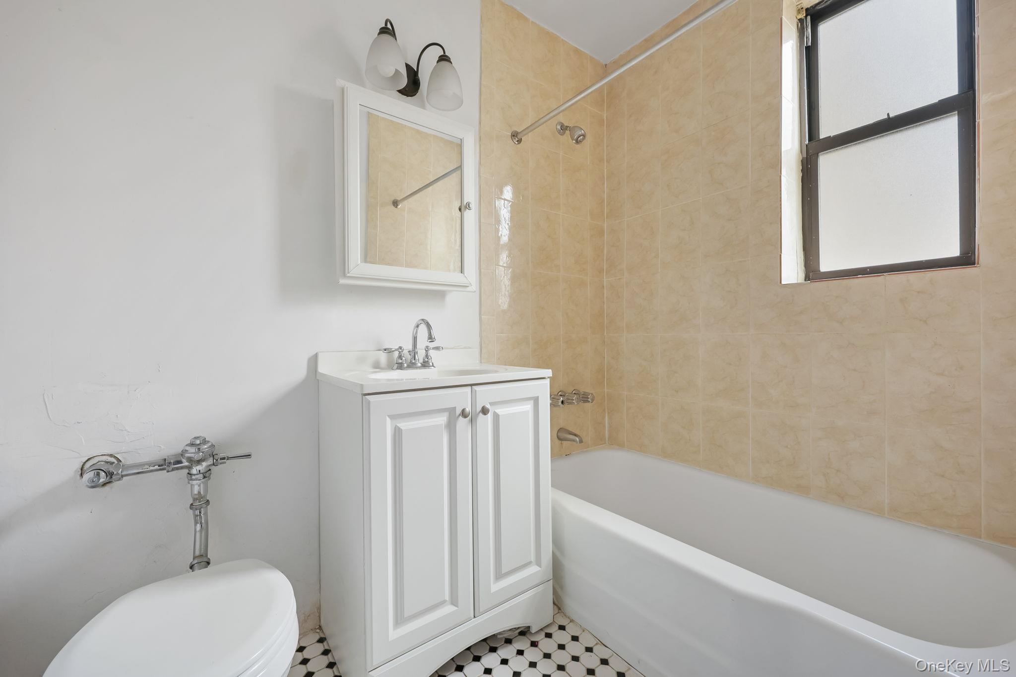 3184 Grand Concourse 4j Property Photo 5