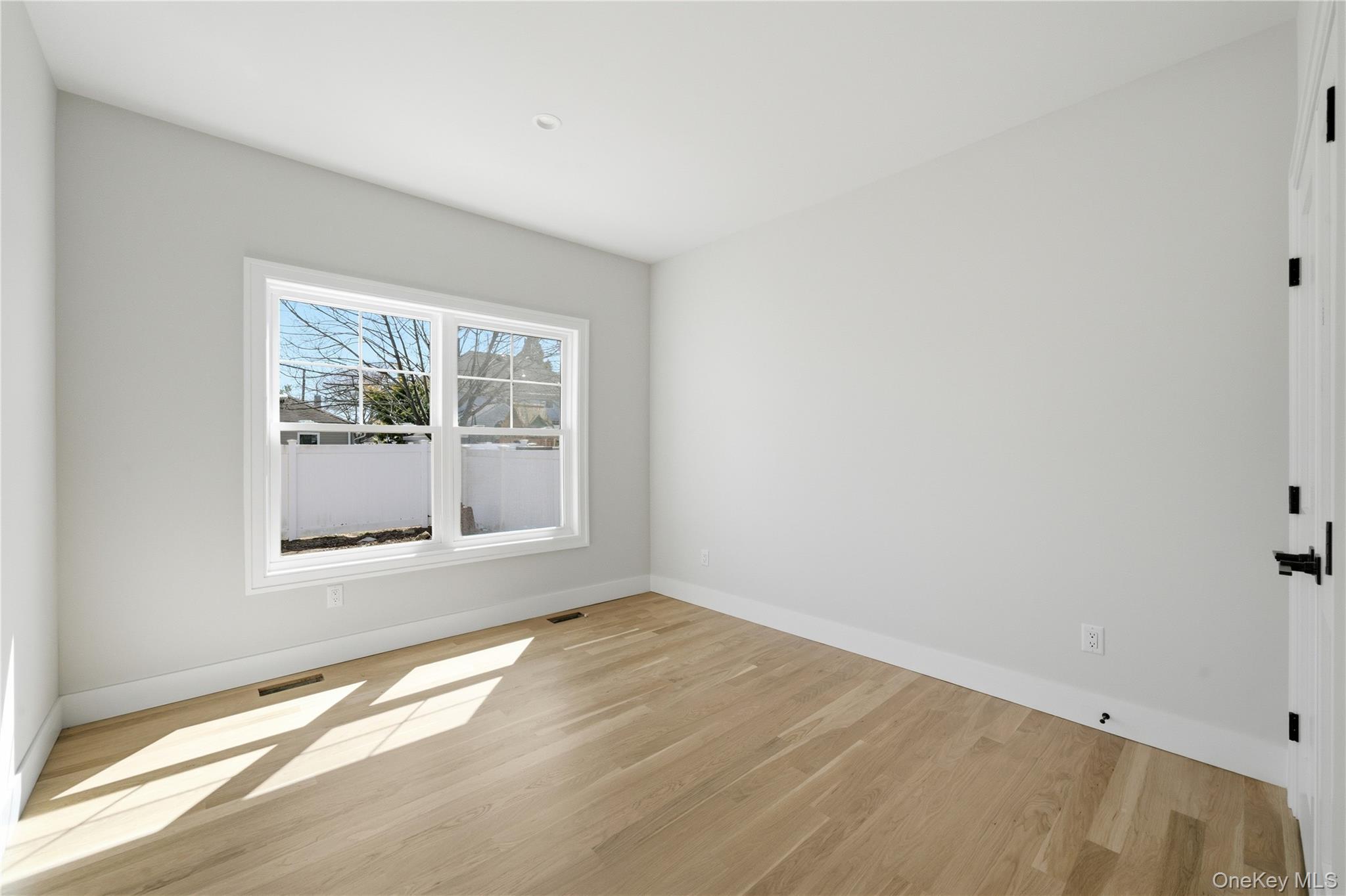 32 Massapequa Avenue Property Photo 23