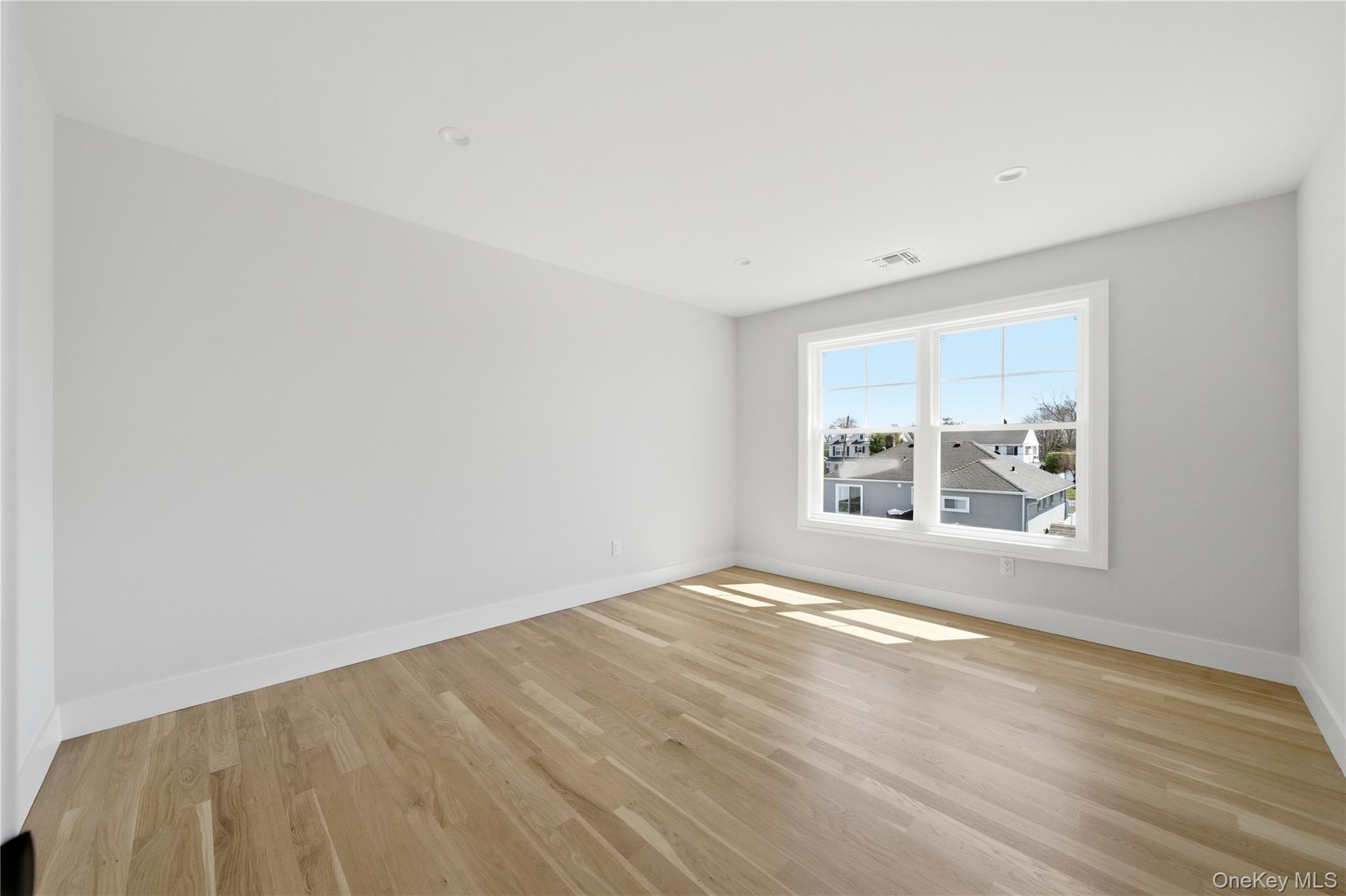 32 Massapequa Avenue Property Photo 29
