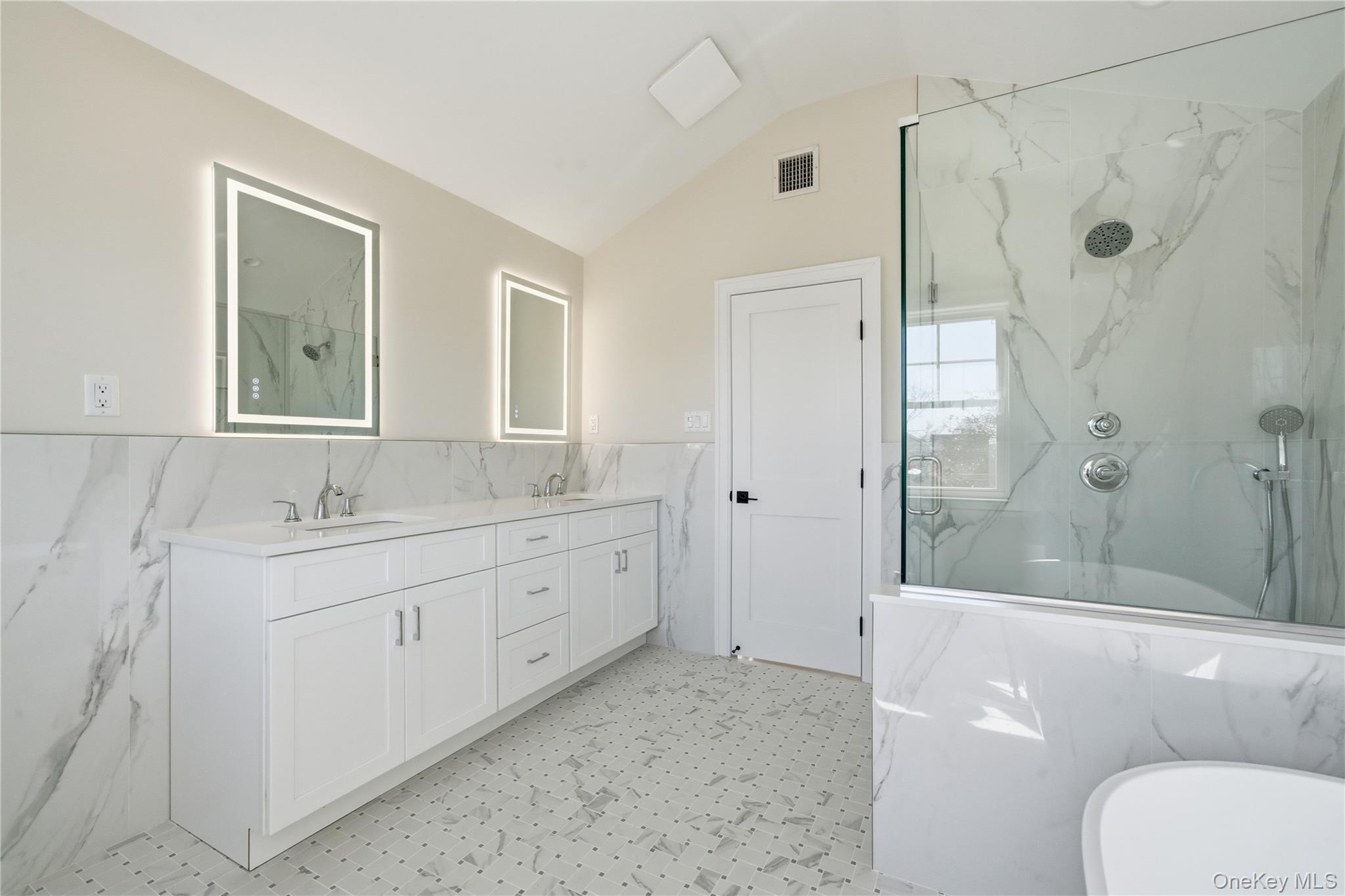 32 Massapequa Avenue Property Photo 35
