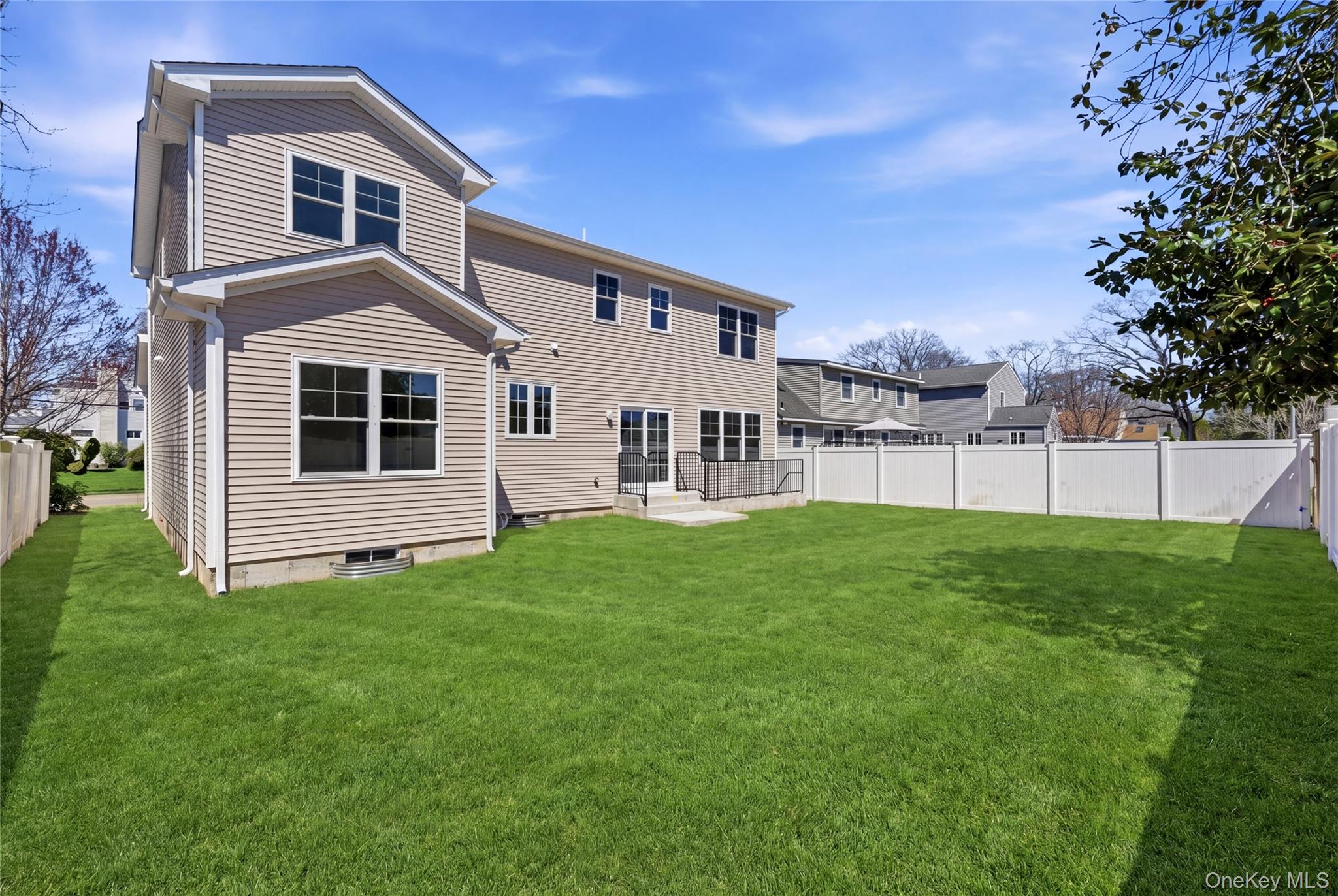 32 Massapequa Avenue Property Photo 39