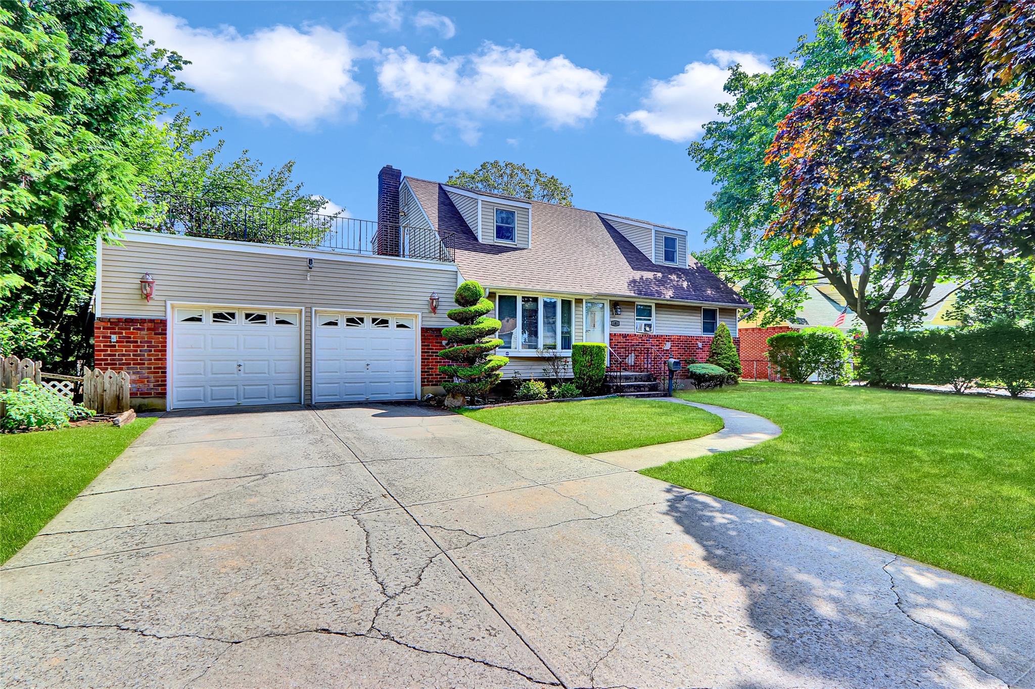 181 Maple Avenue Property Photo 4