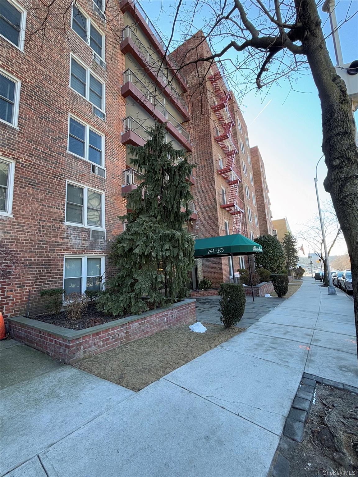 241-20 Northern Blvd 2c Property Photo 3
