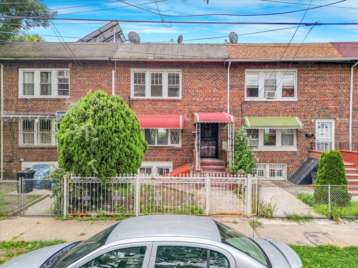 11458 145th Street Property Photo 1