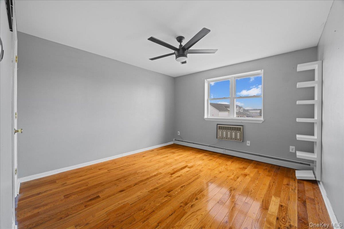 10 Pennyfield Avenue 8b Property Photo 5