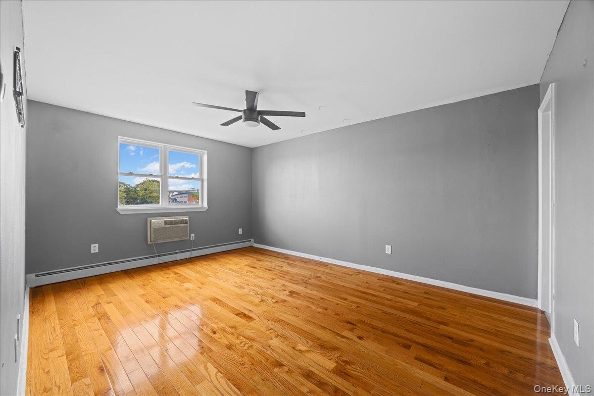 10 Pennyfield Avenue 8b Property Photo 8