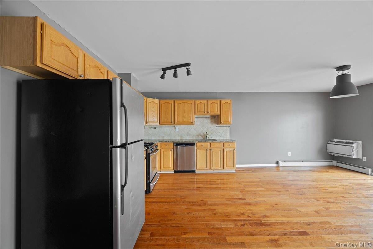 10 Pennyfield Avenue 8b Property Photo 18