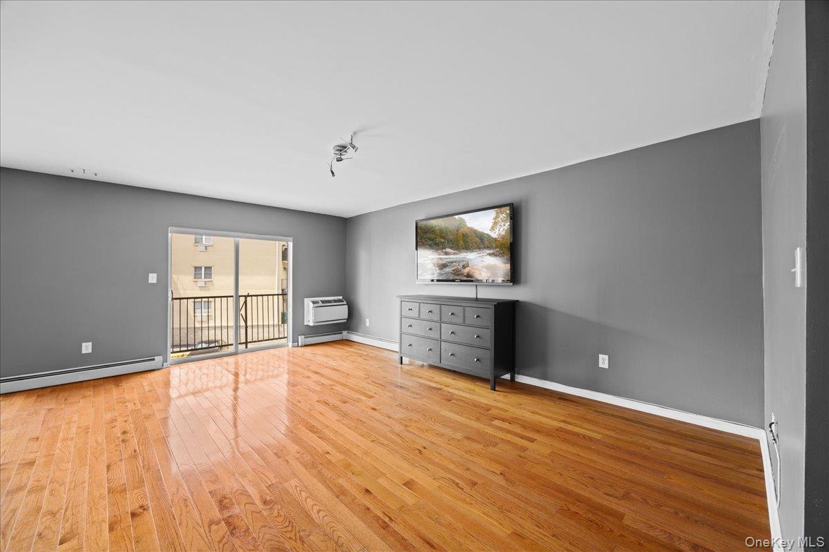 10 Pennyfield Avenue 8b Property Photo 21