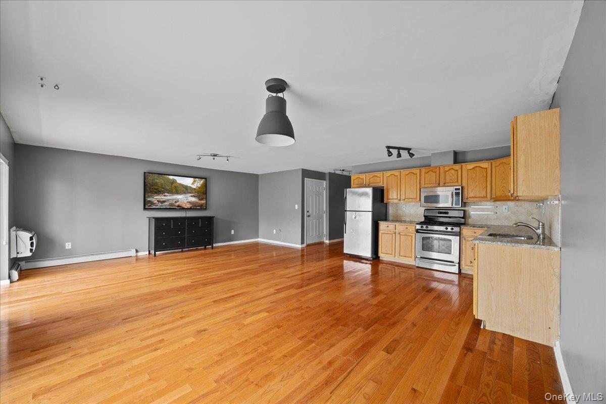 10 Pennyfield Avenue 8b Property Photo 27