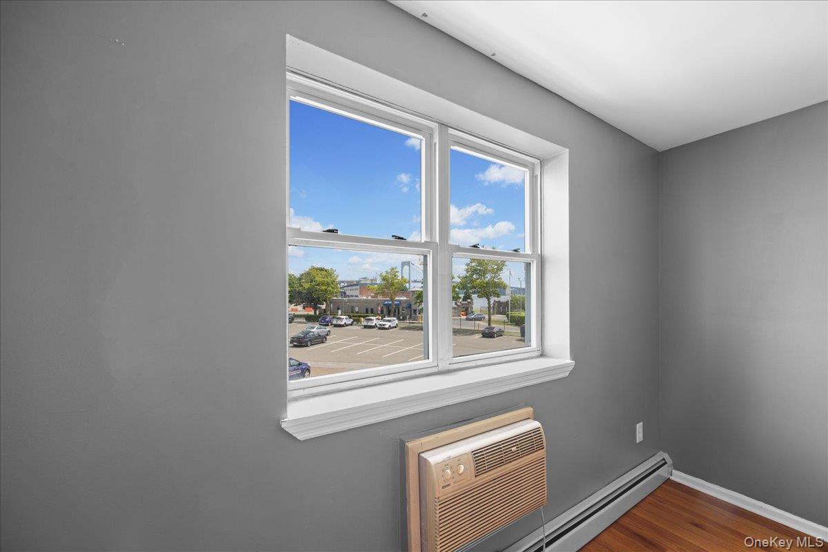 10 Pennyfield Avenue 8b Property Photo 29