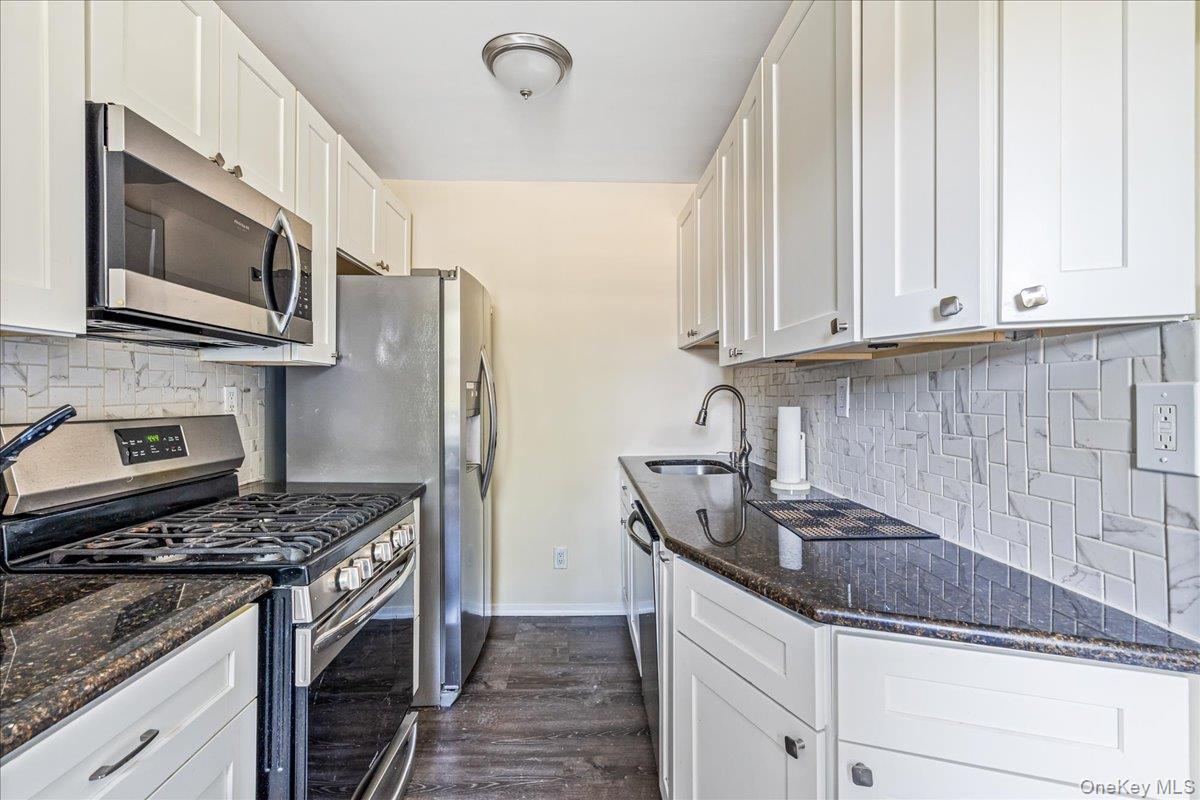 16-37 Utopia Parkway 2-33 Property Photo 6
