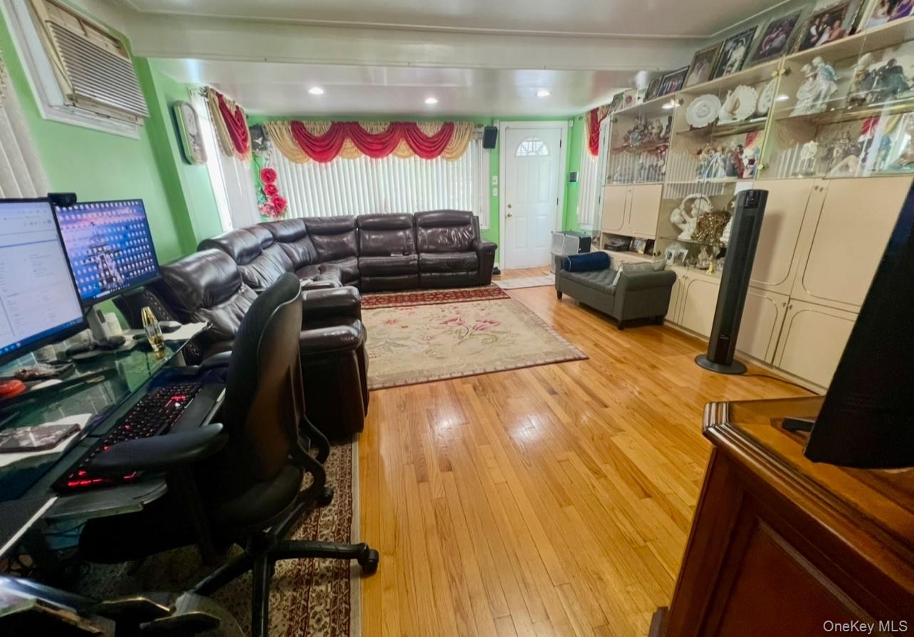 9353 207th Street Property Photo 12