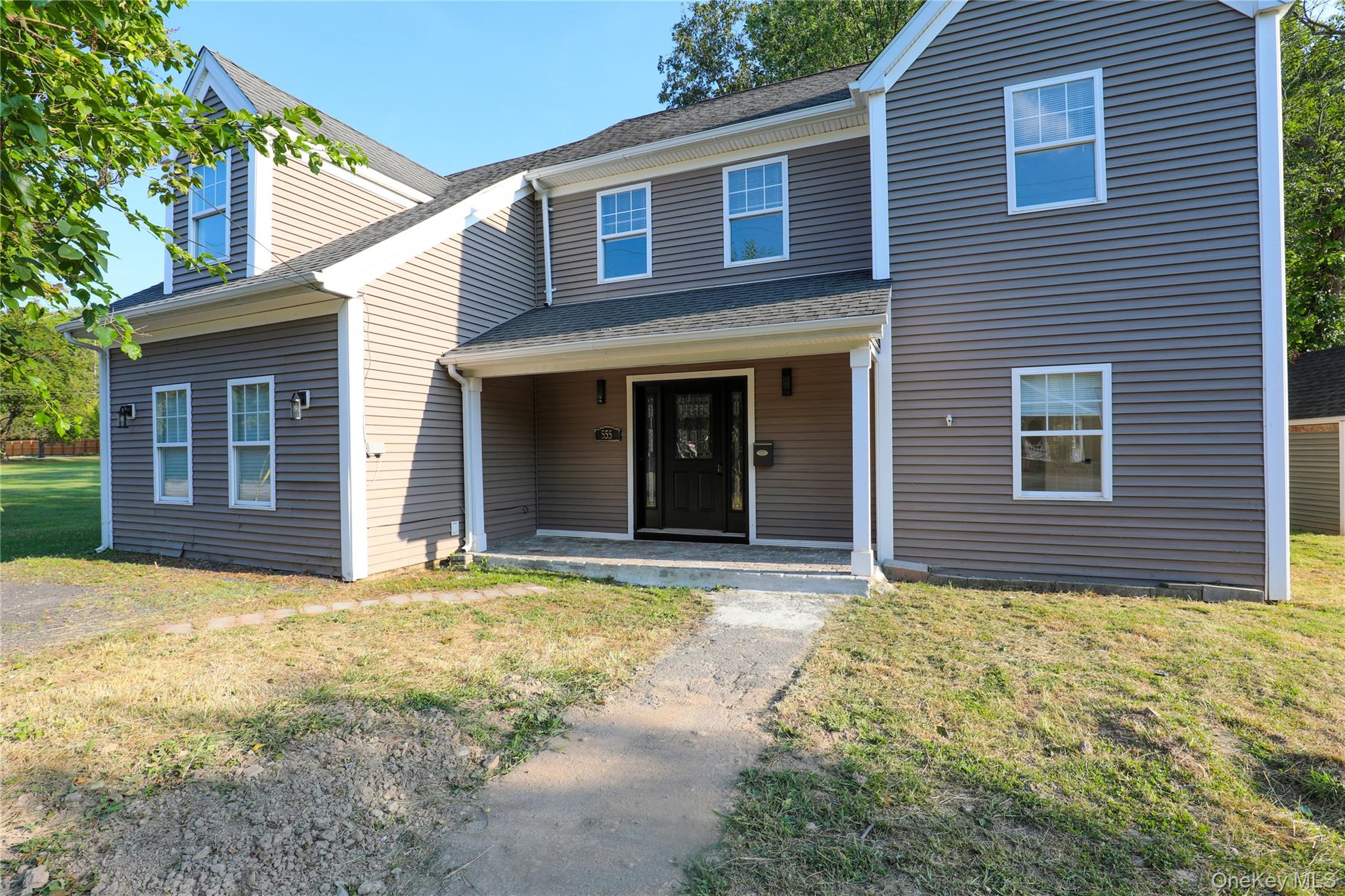 555 W Main Street Property Photo 1