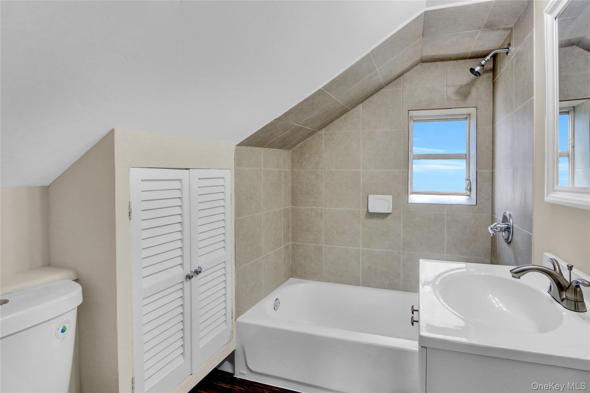 20 Whitman Avenue Property Photo 16