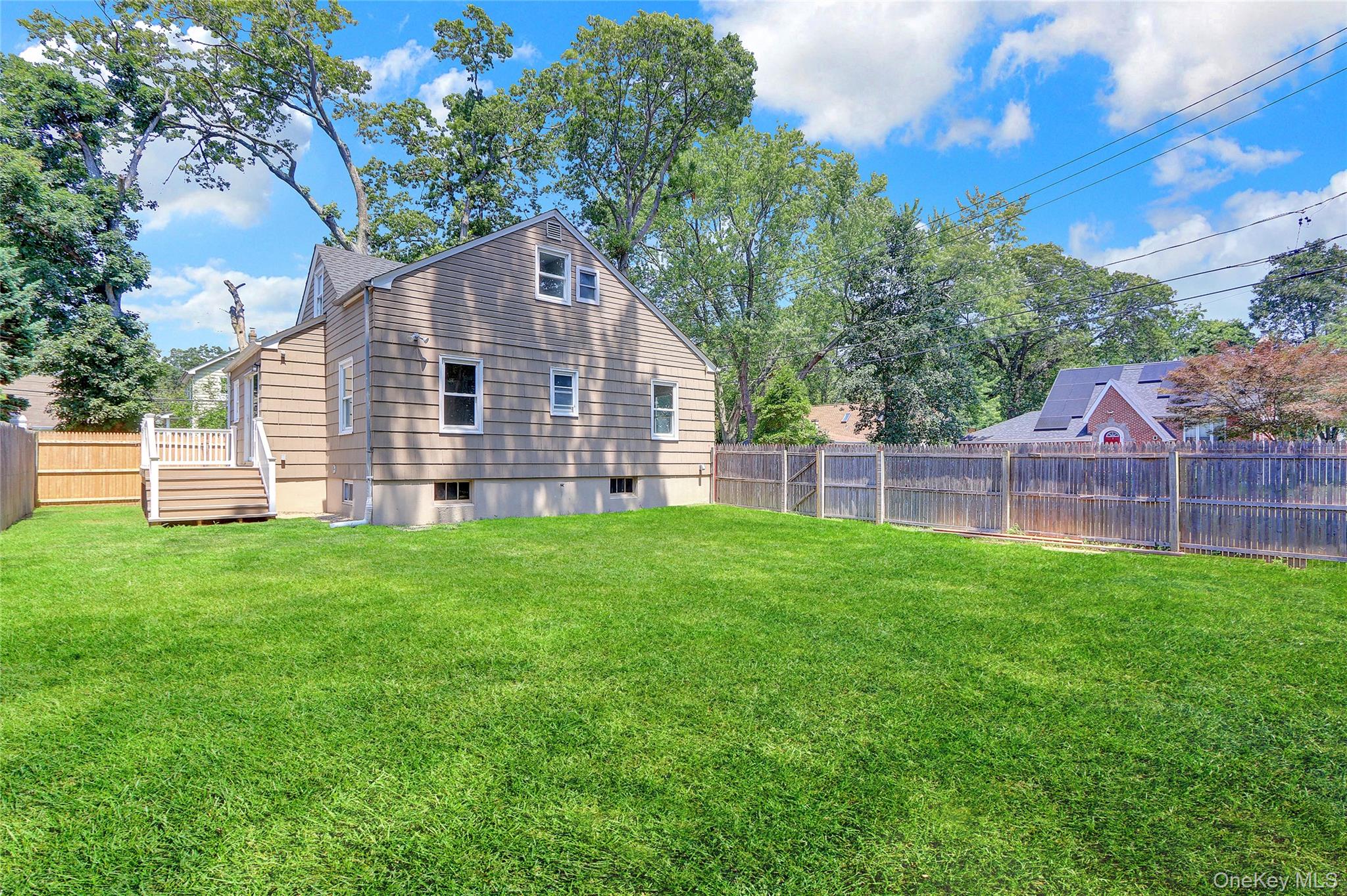 20 Whitman Avenue Property Photo 18