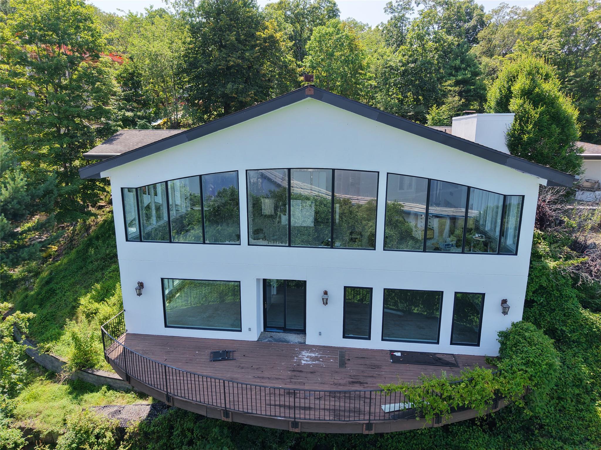 9 Tweed Boulevard Property Photo 1