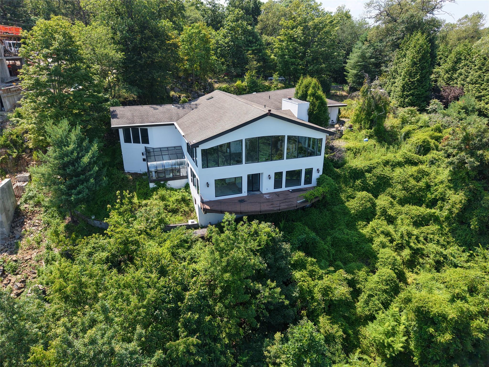 9 Tweed Boulevard Property Photo 2