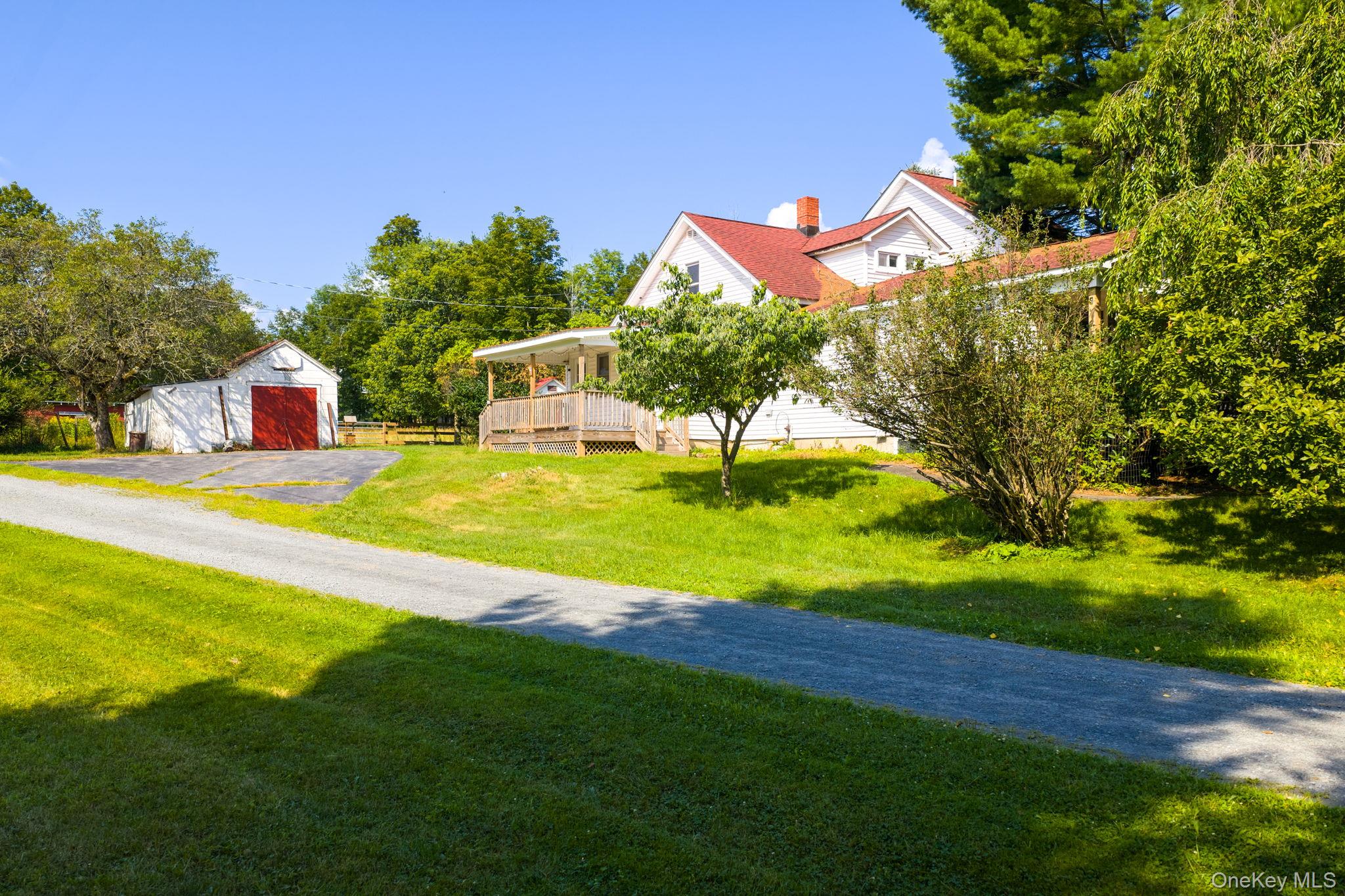 4 Cole Drive Property Photo 2