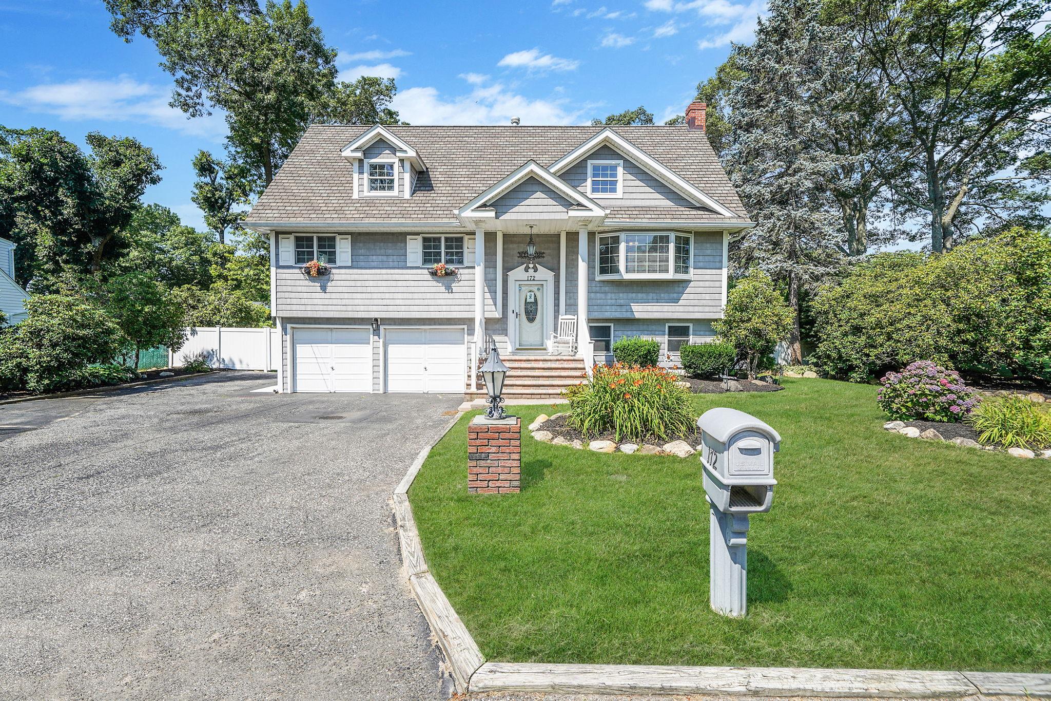 172 Avenue C Property Photo 1