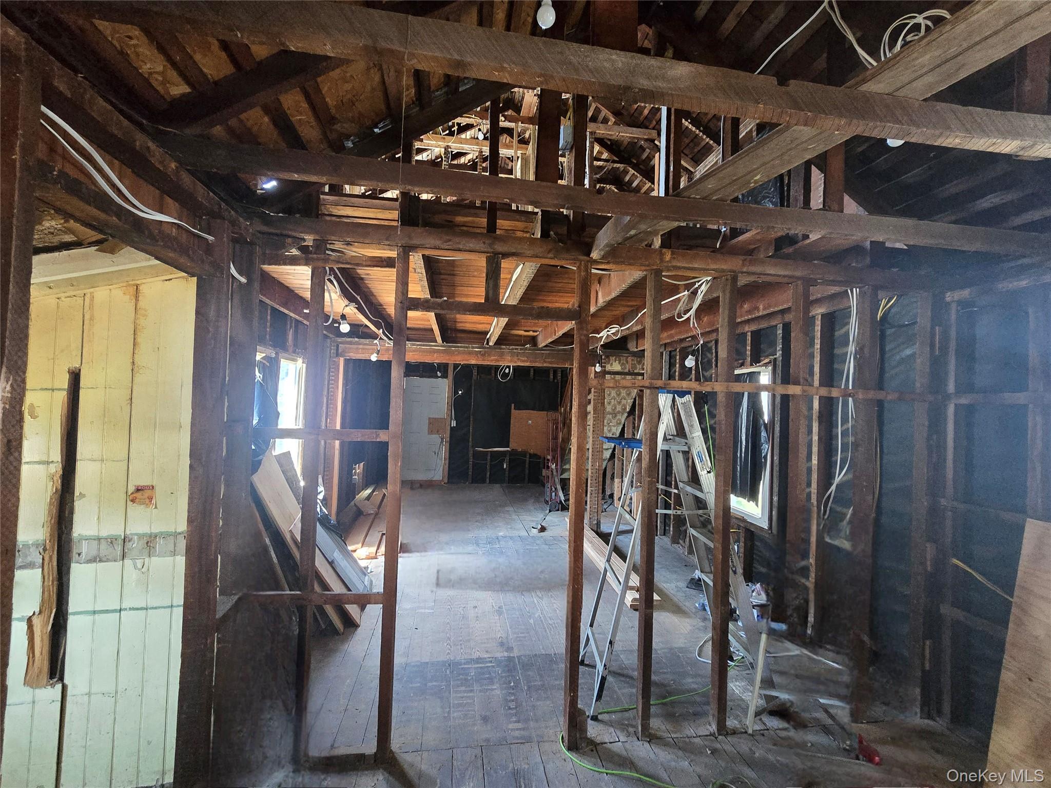 31 Union Ave Property Photo 5